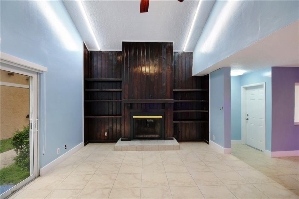 HAYLOFTS OF CORAL SPRINGS - Residential