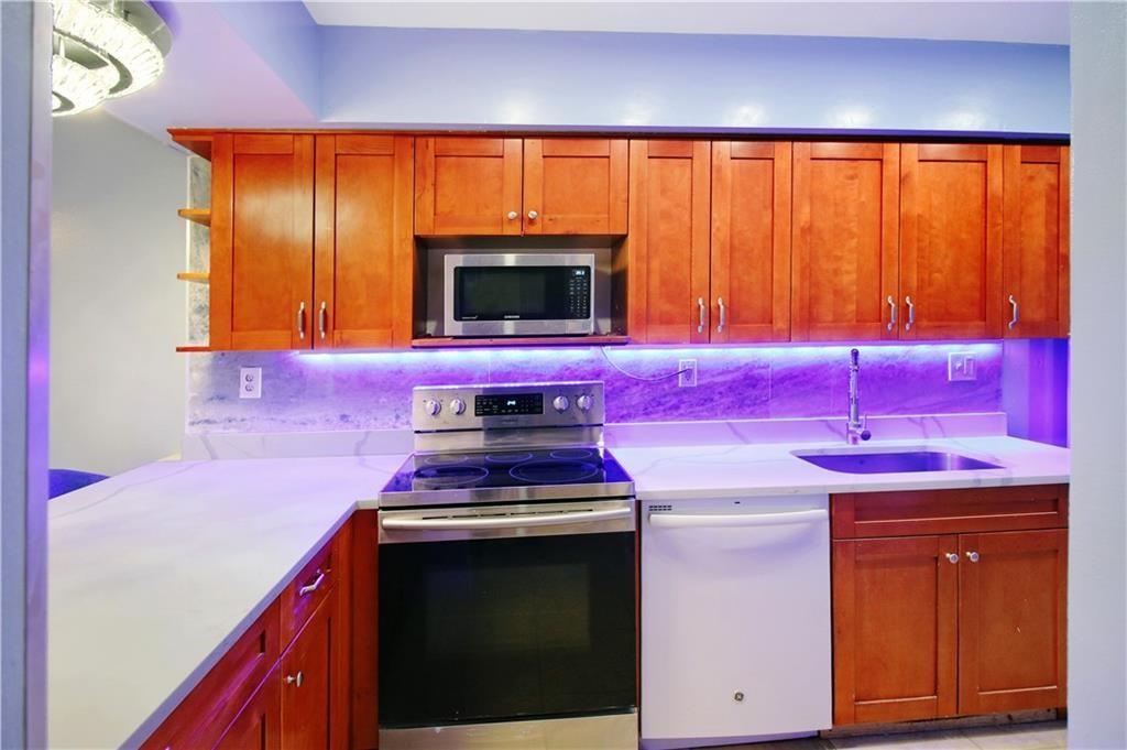 HAYLOFTS OF CORAL SPRINGS - Residential