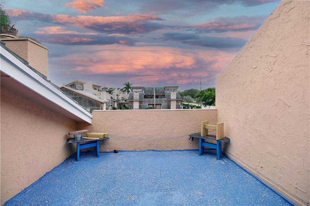 HAYLOFTS OF CORAL SPRINGS - Residential