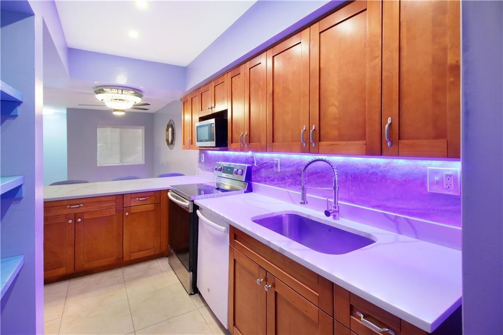 HAYLOFTS OF CORAL SPRINGS - Residential