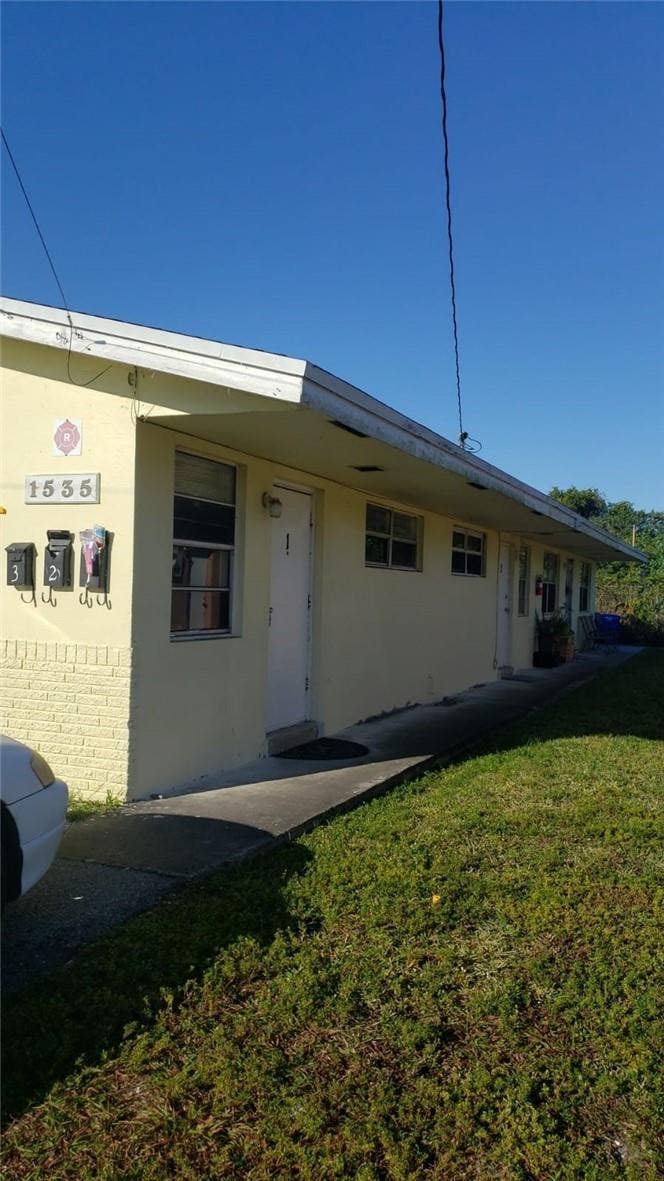 Photo of 1535 SW 44th Terrace #1, Fort Lauderdale, FL 33317 (MLS # B26043141)
