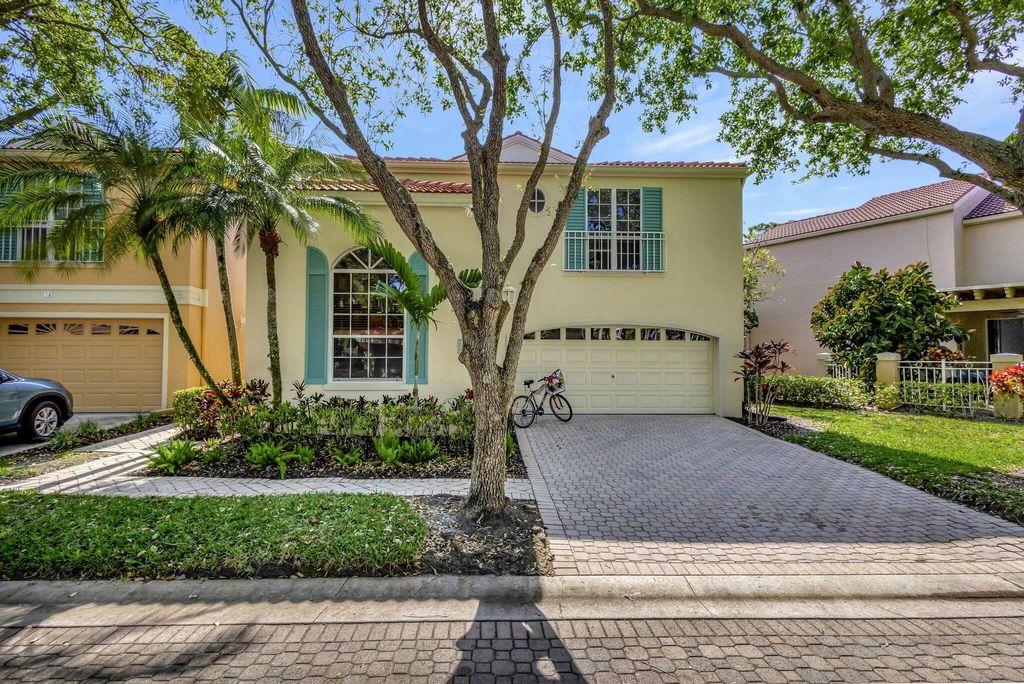 Photo of 36 Via Del Corso, Palm Beach Gardens, FL 33418 (MLS # R10963655)