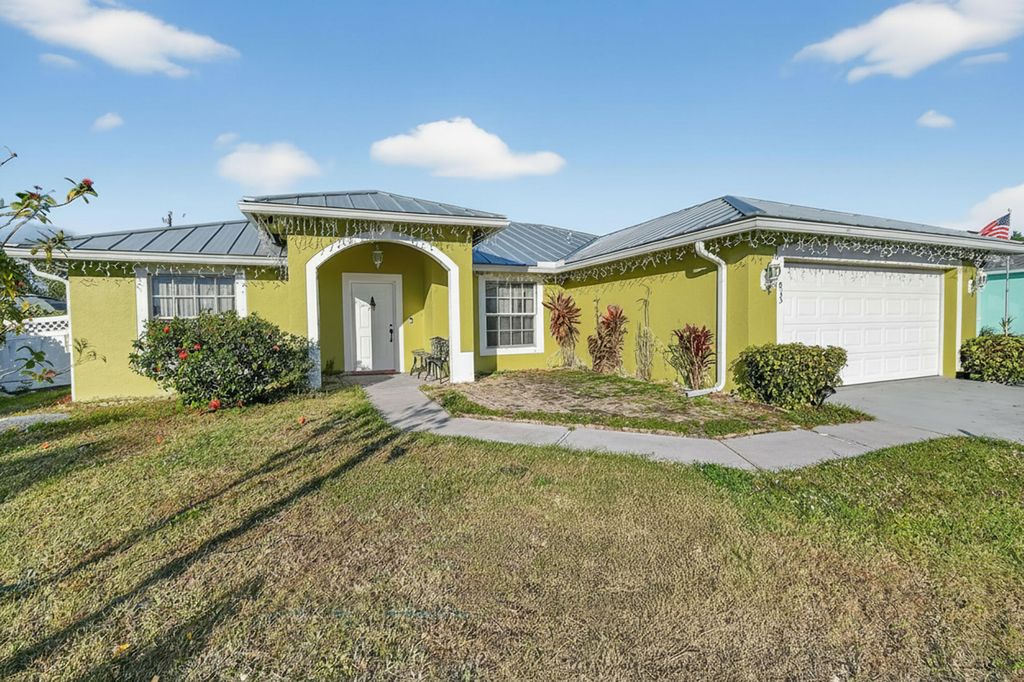 Photo of 933 SW General Patton Terrace, Port Saint Lucie, FL 34953 (MLS # R11159817)