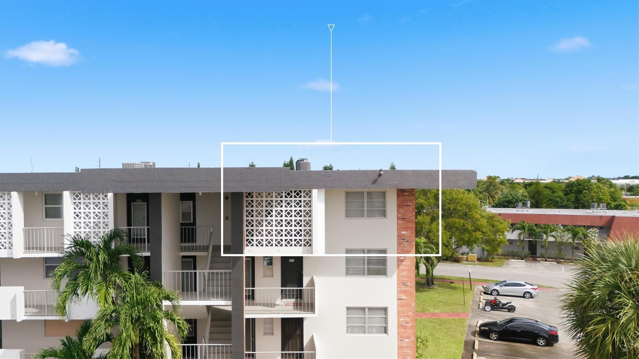 LAUDERDALE OAKS - Residential