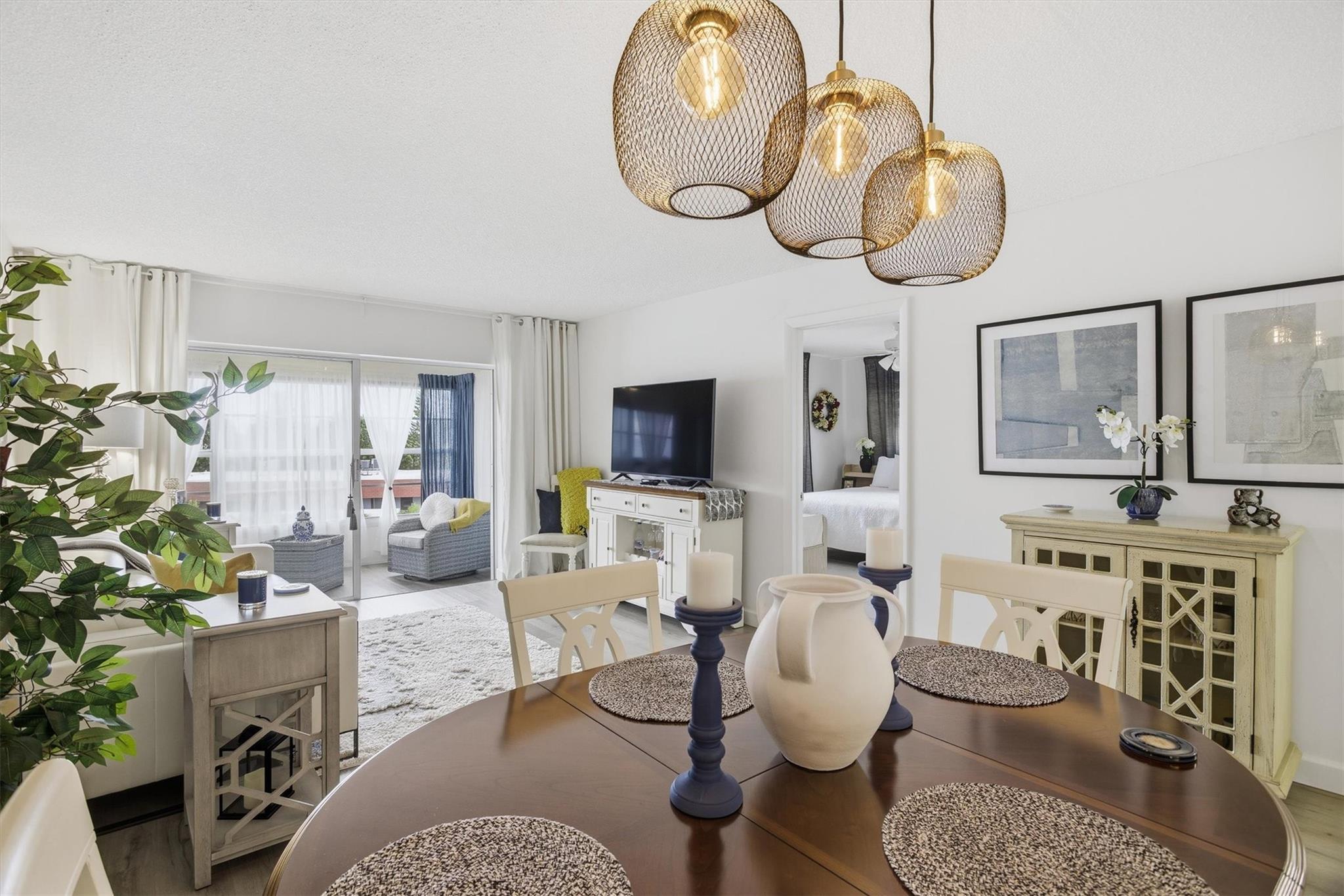 LAUDERDALE OAKS - Residential