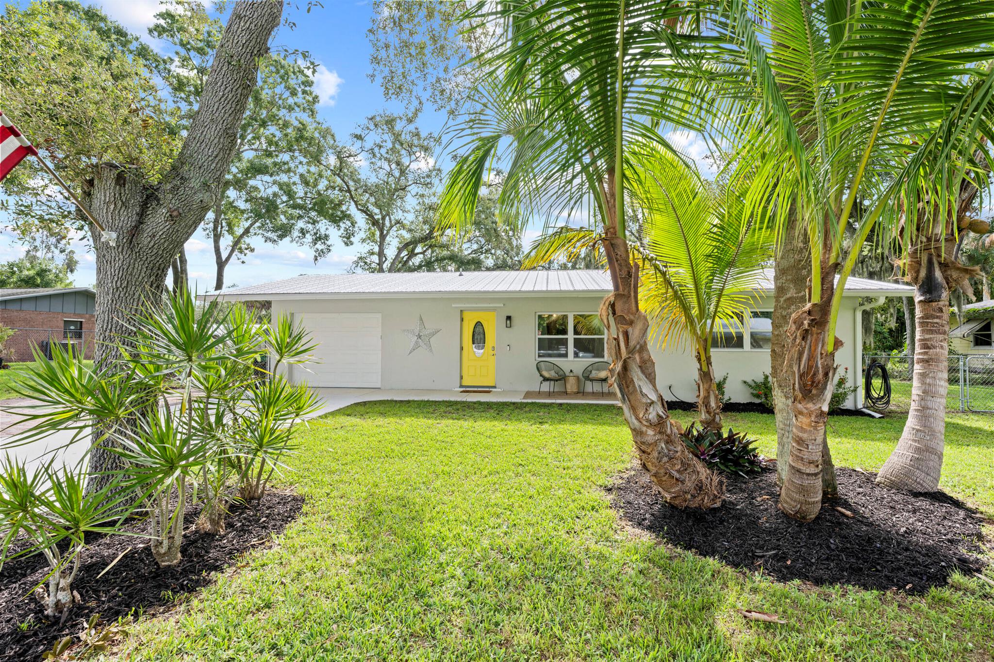 5302 Bowling Green Drive, Fort Pierce, FL, 34951/$335,000 1 5302 Bowling Green Drive