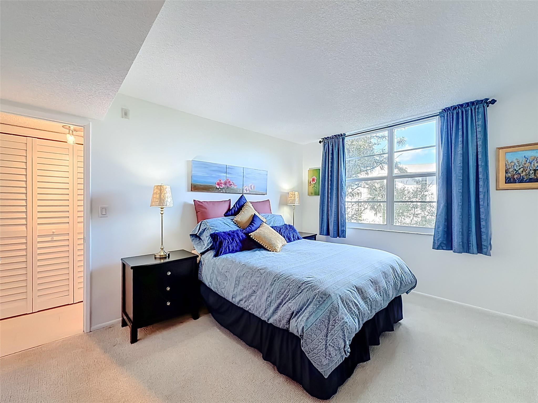PALM-AIRE COUNTRY CLUB - Residential