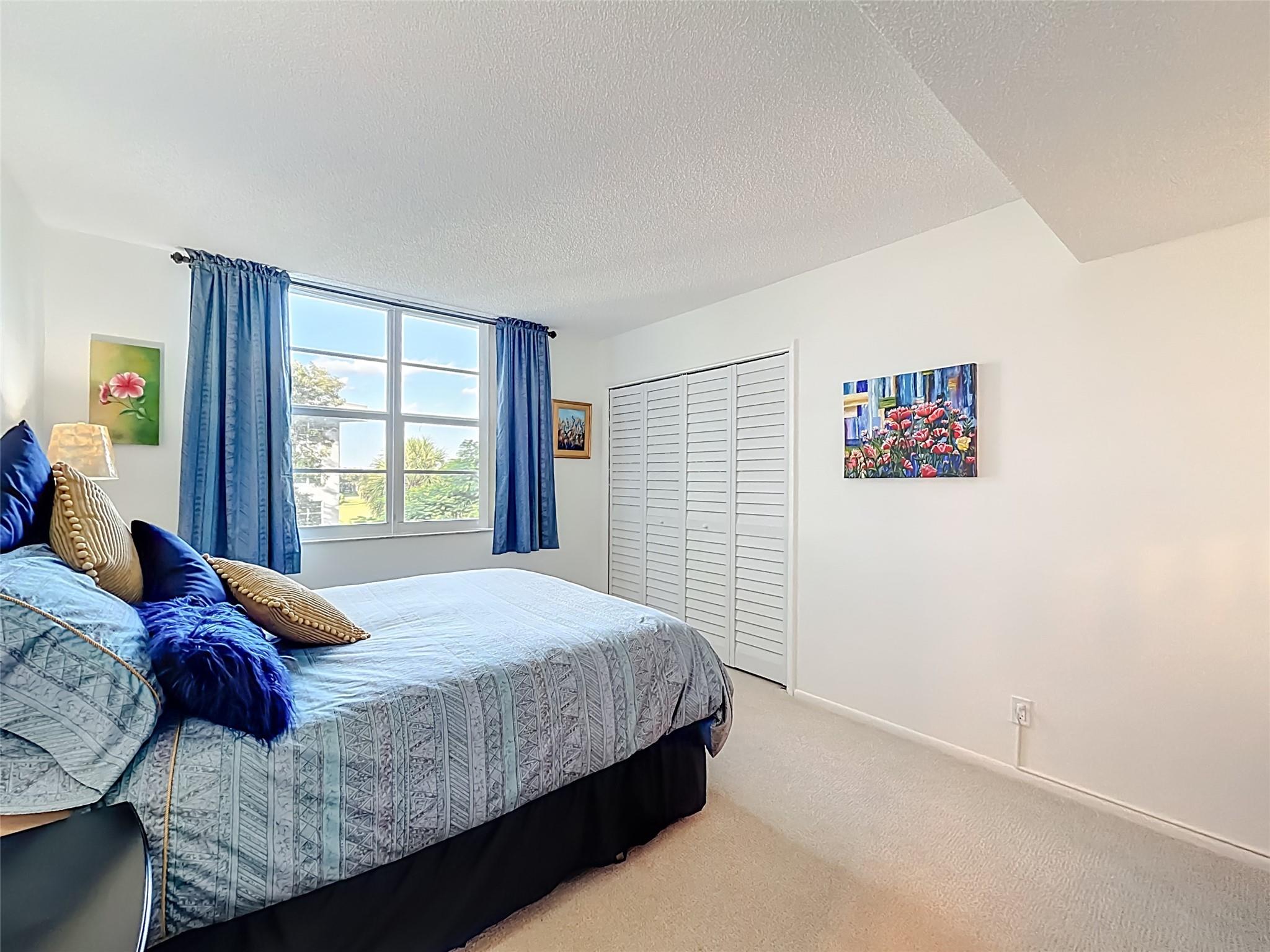 PALM-AIRE COUNTRY CLUB - Residential