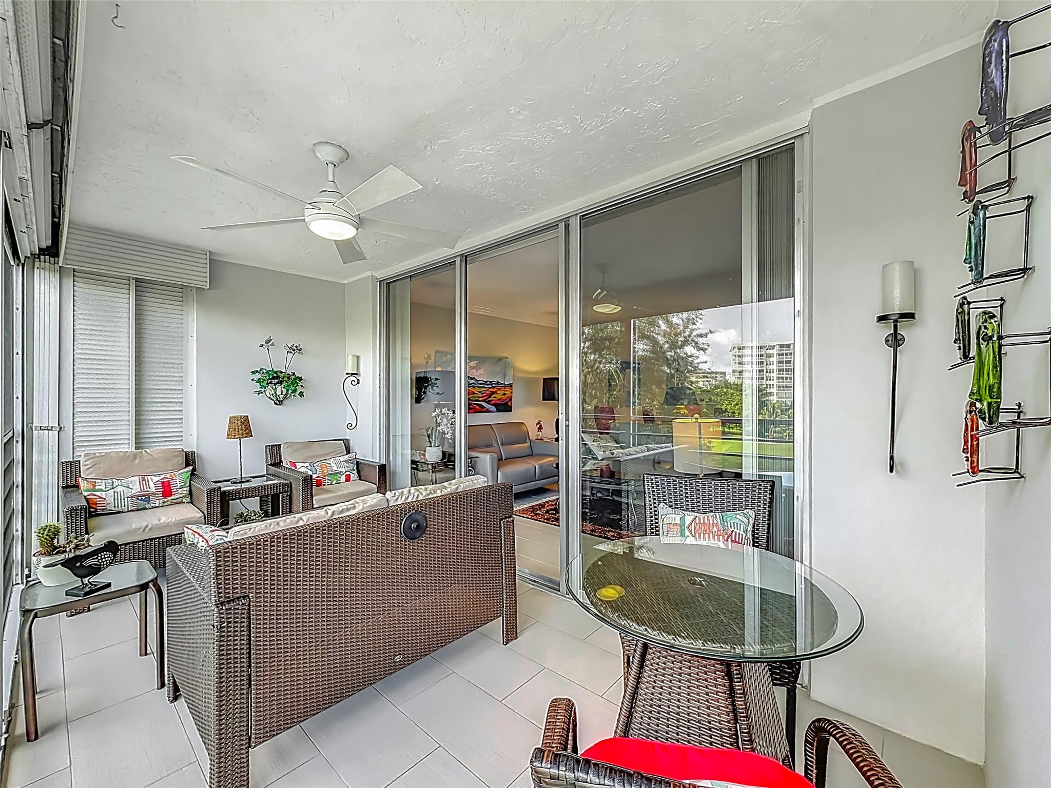 PALM-AIRE COUNTRY CLUB - Residential