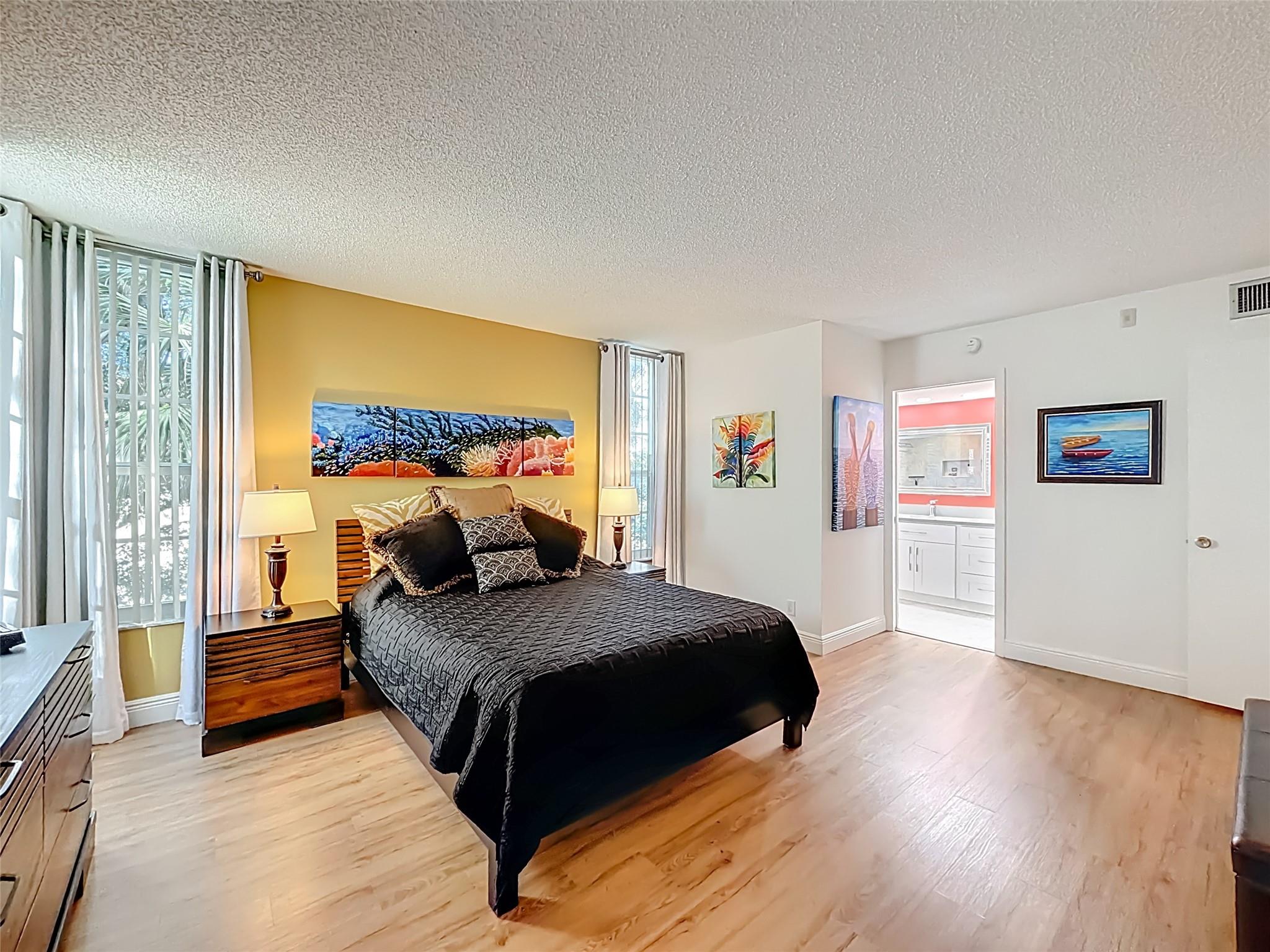 PALM-AIRE COUNTRY CLUB - Residential