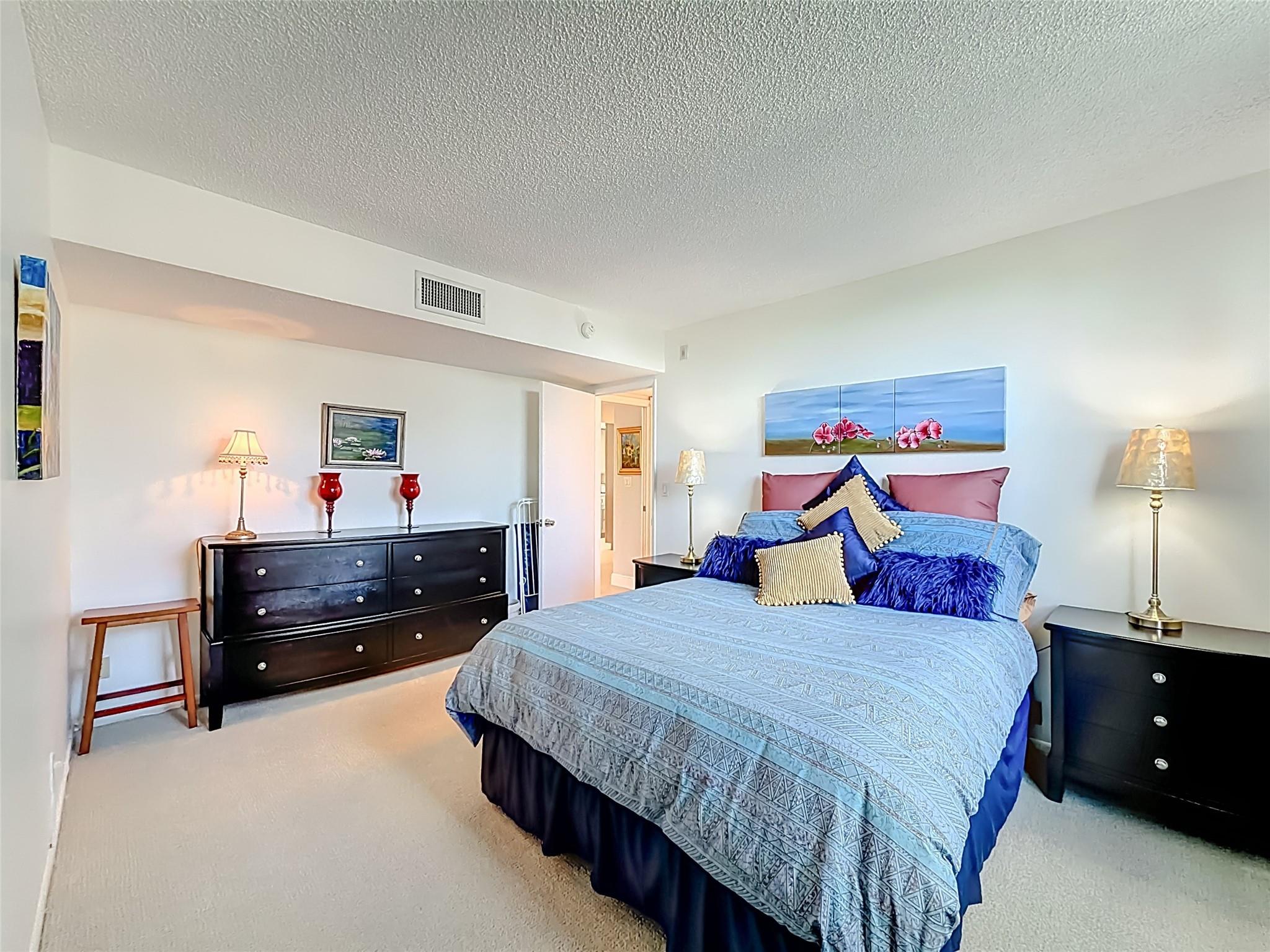 PALM-AIRE COUNTRY CLUB - Residential