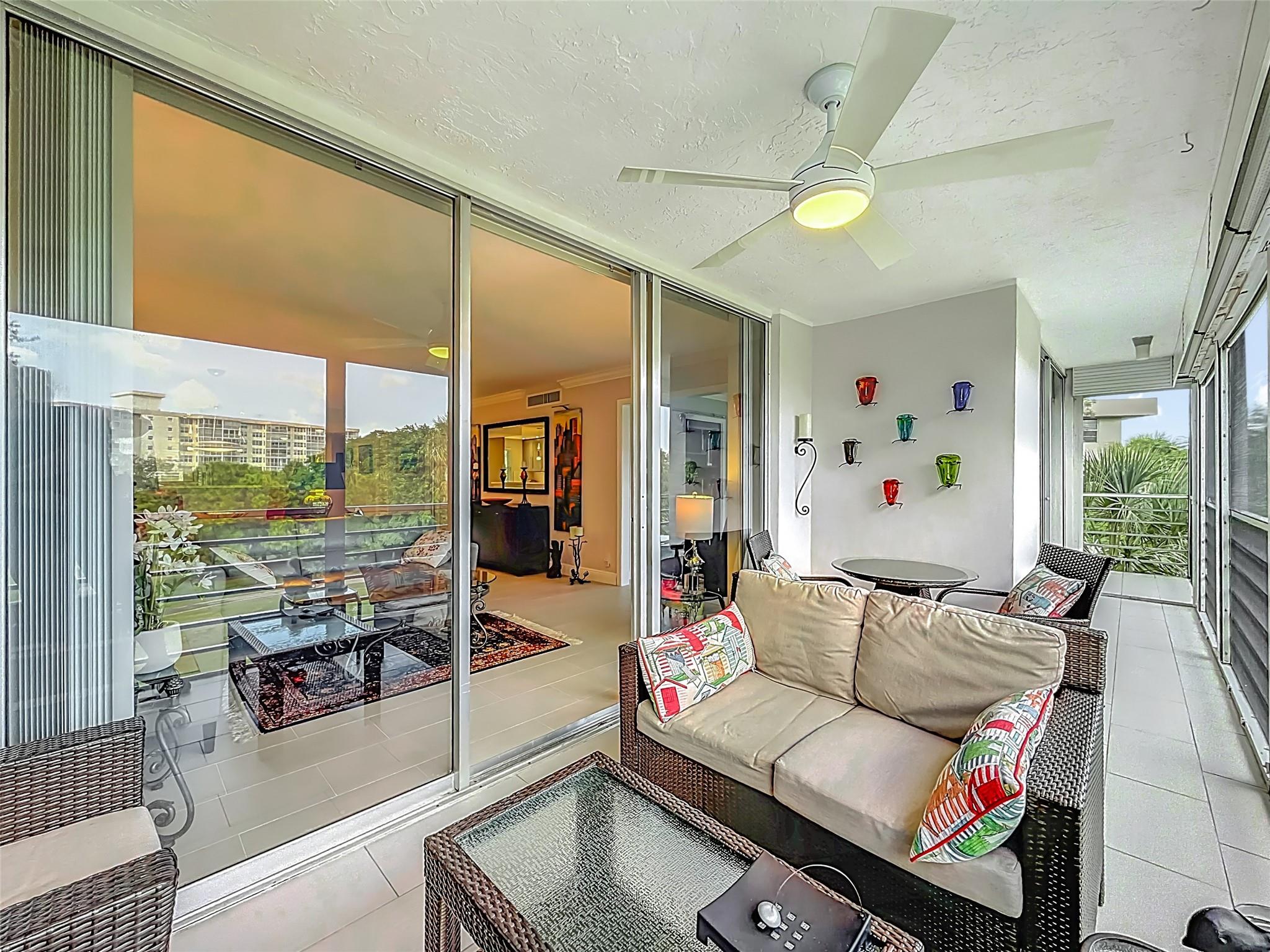 PALM-AIRE COUNTRY CLUB - Residential