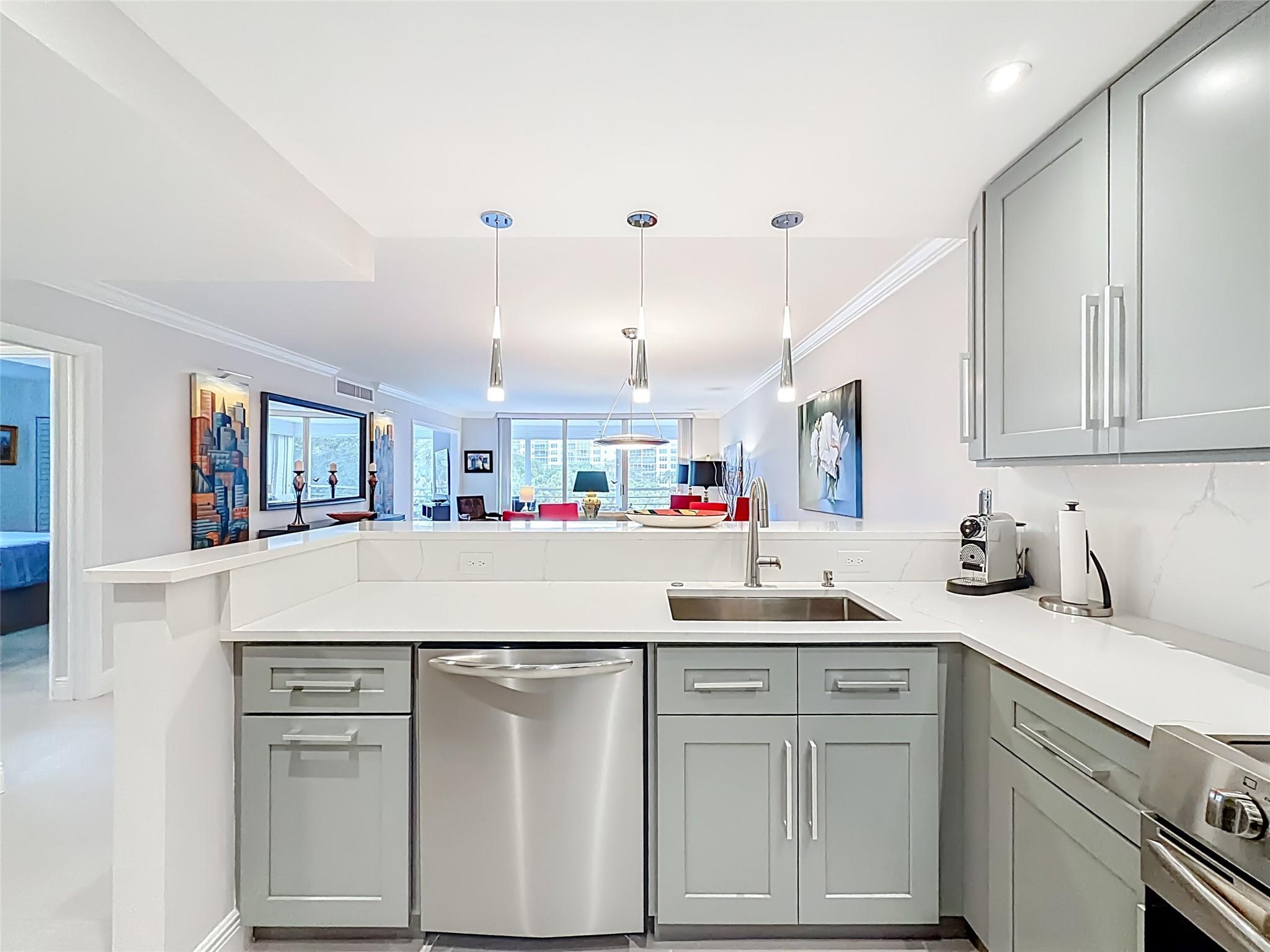 PALM-AIRE COUNTRY CLUB - Residential