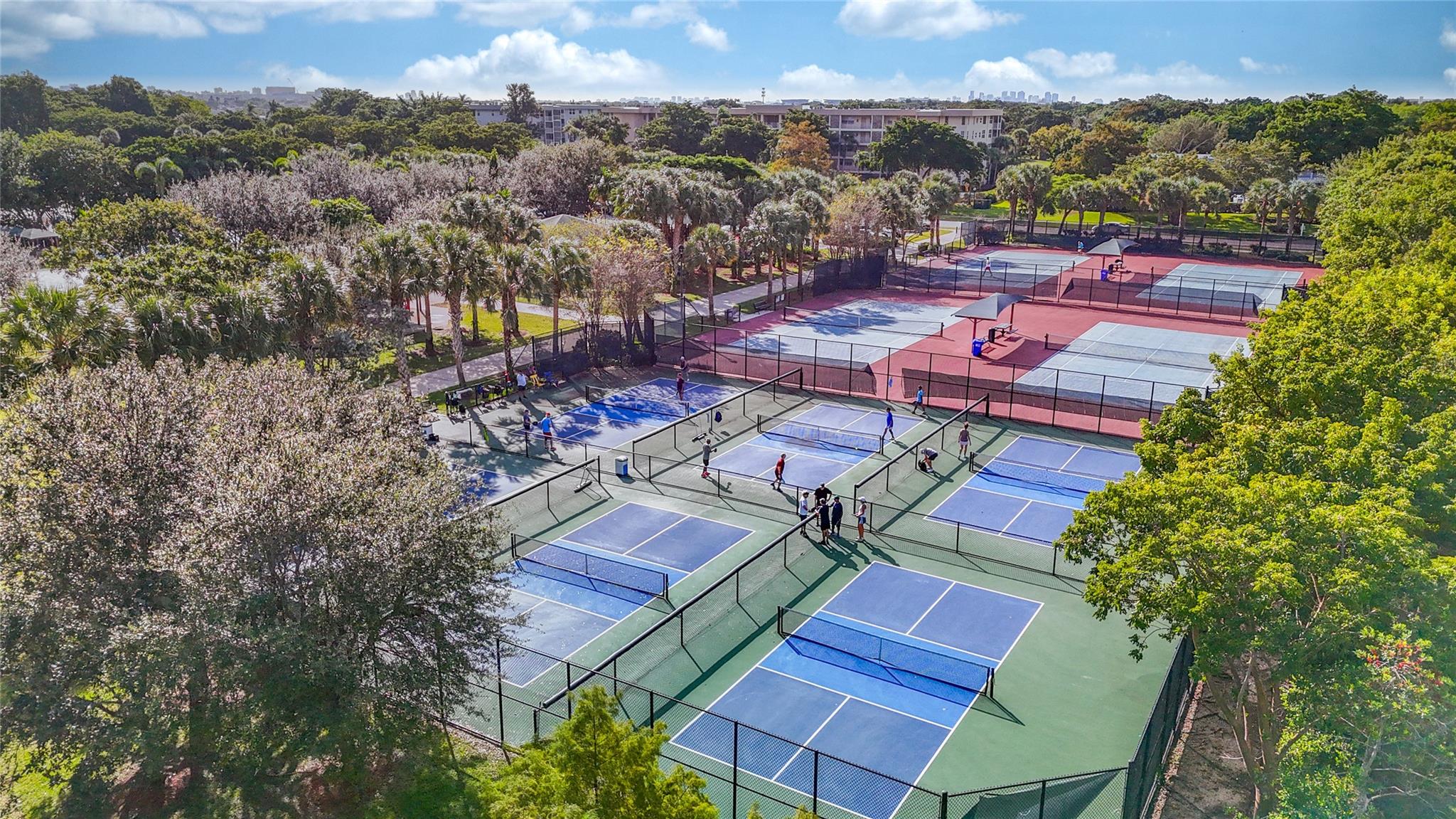 PALM-AIRE COUNTRY CLUB - Residential