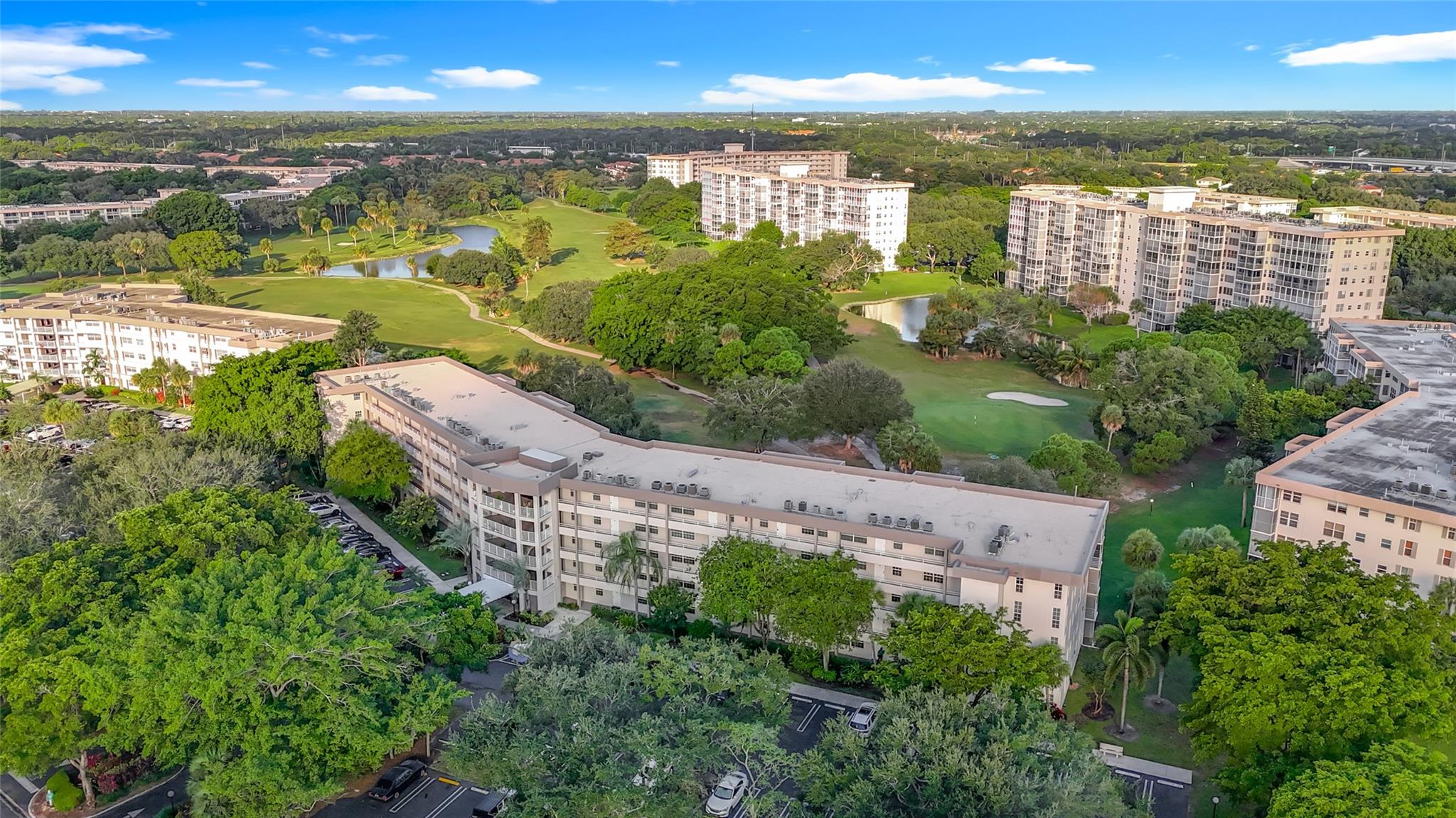 PALM-AIRE COUNTRY CLUB - Residential