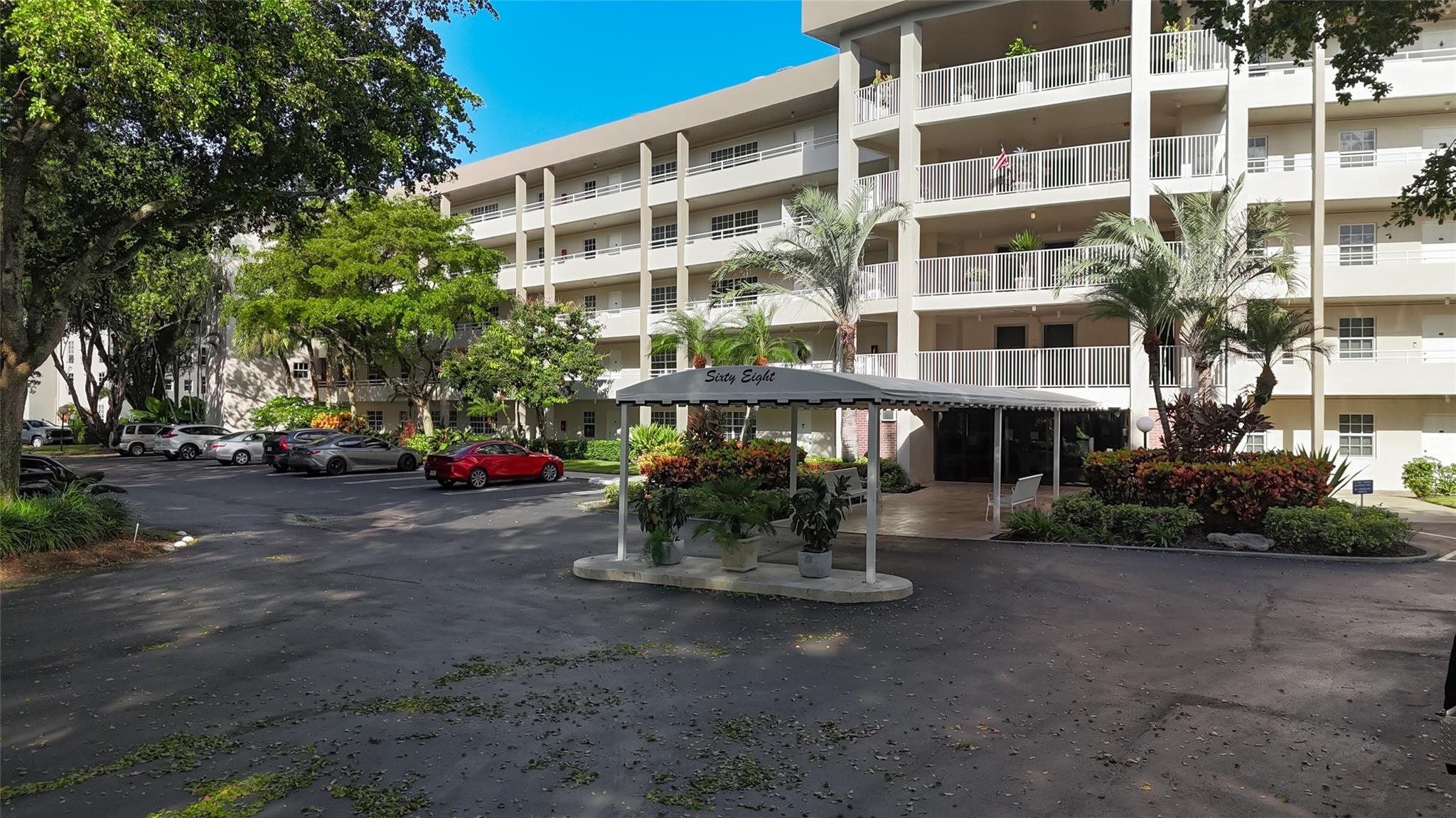 PALM-AIRE COUNTRY CLUB - Residential