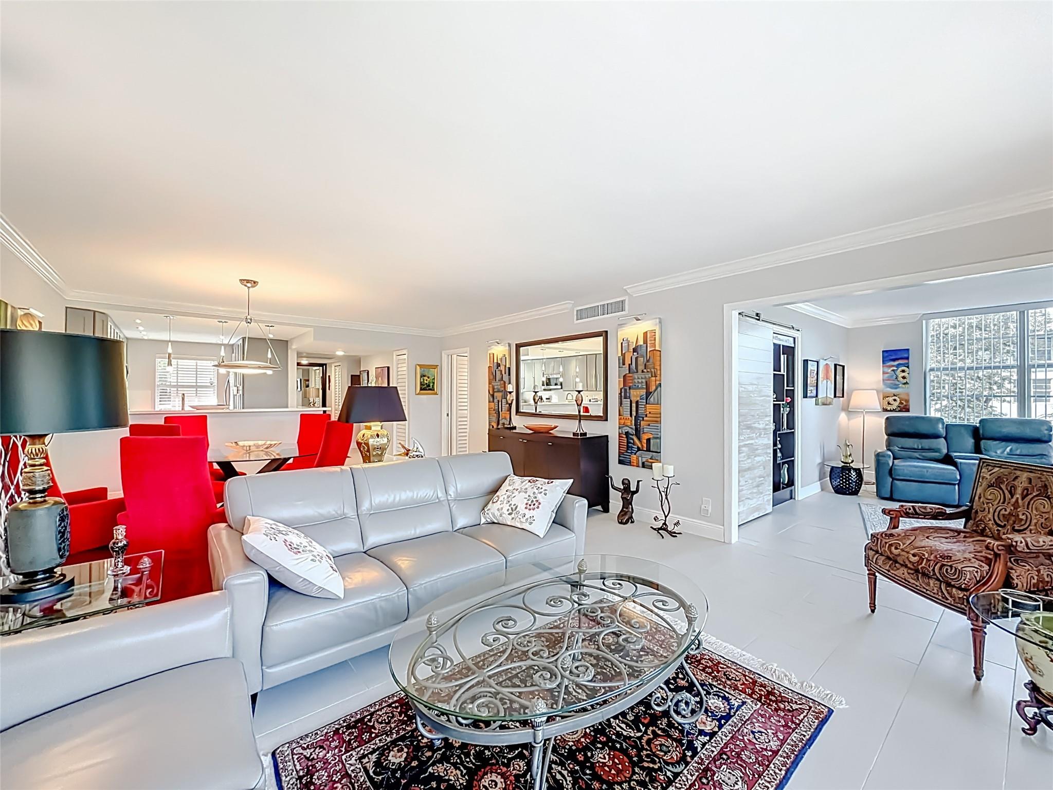 PALM-AIRE COUNTRY CLUB - Residential