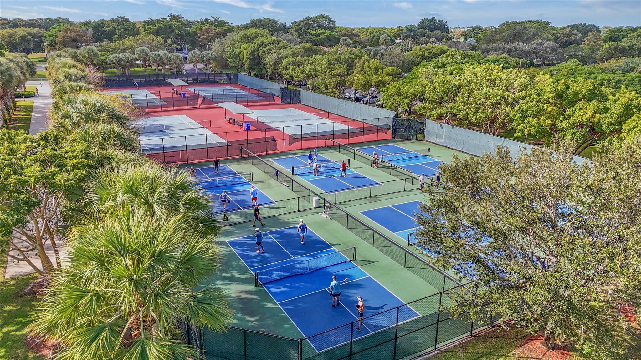 PALM-AIRE COUNTRY CLUB - Residential