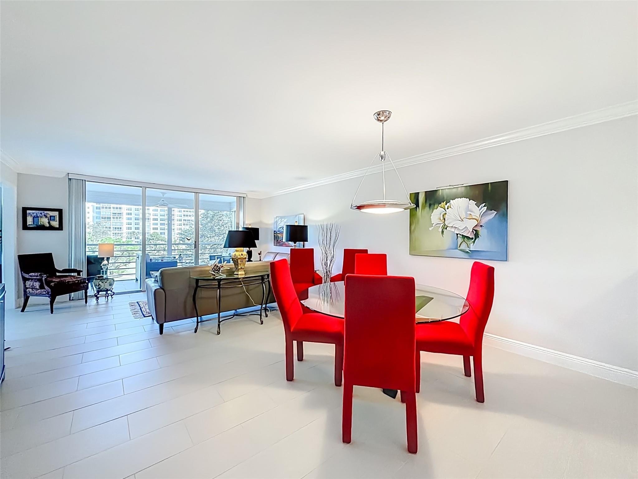 PALM-AIRE COUNTRY CLUB - Residential