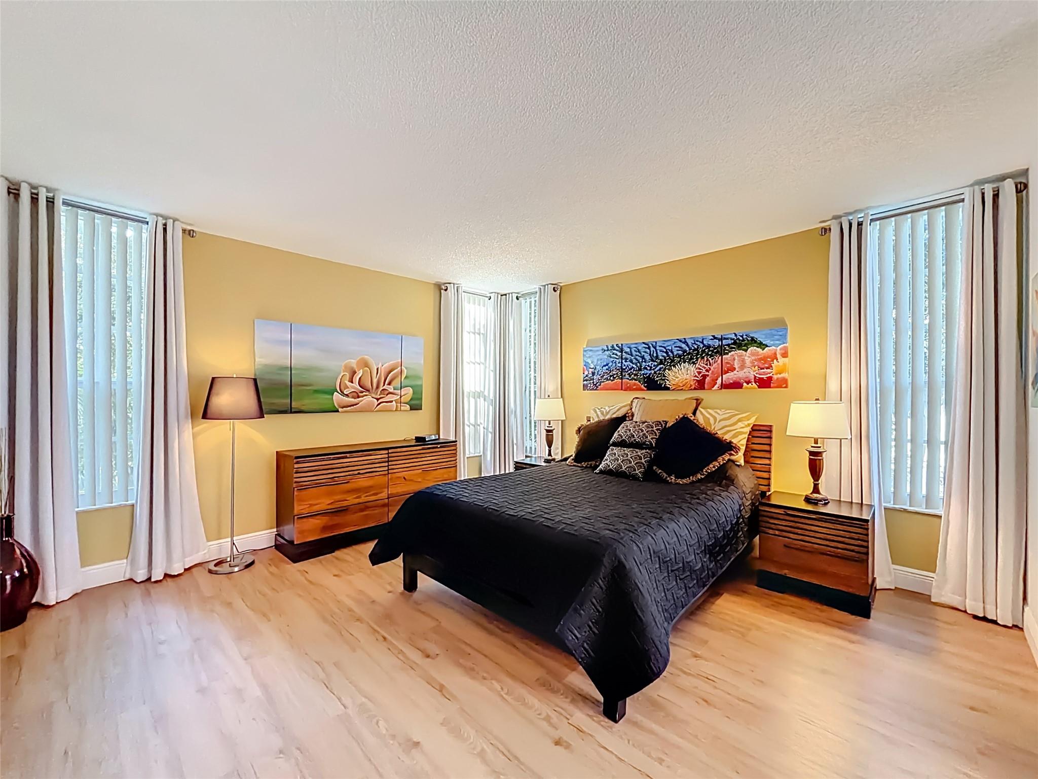 PALM-AIRE COUNTRY CLUB - Residential