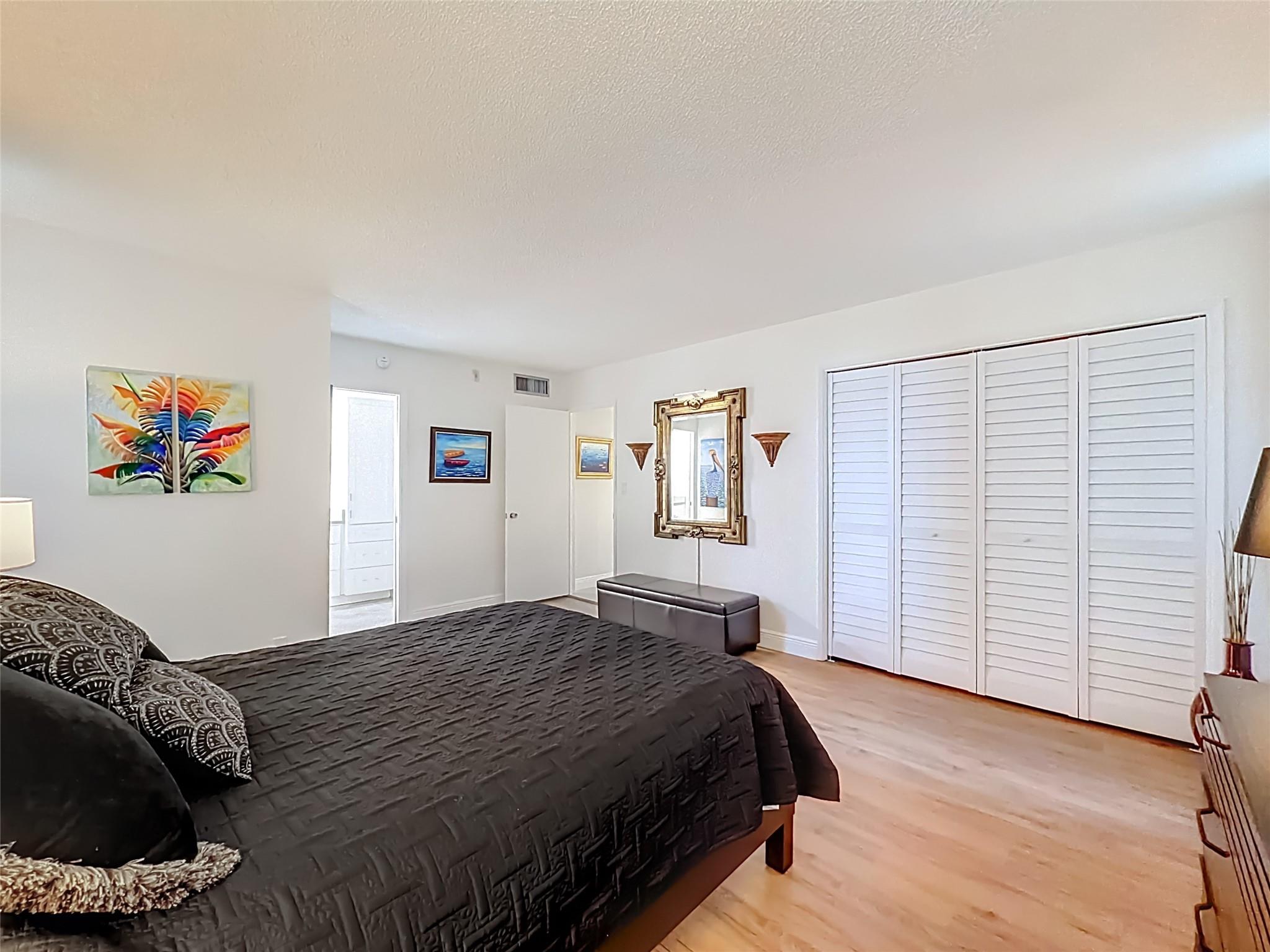PALM-AIRE COUNTRY CLUB - Residential
