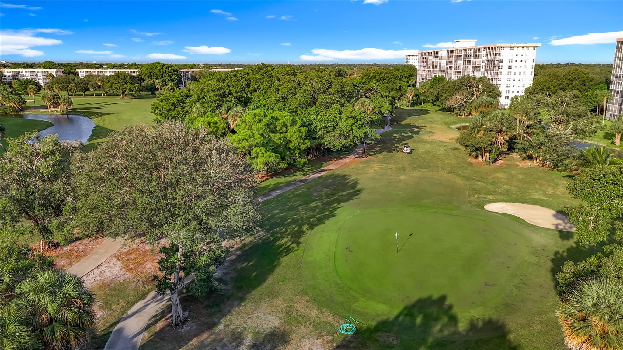 PALM-AIRE COUNTRY CLUB - Residential