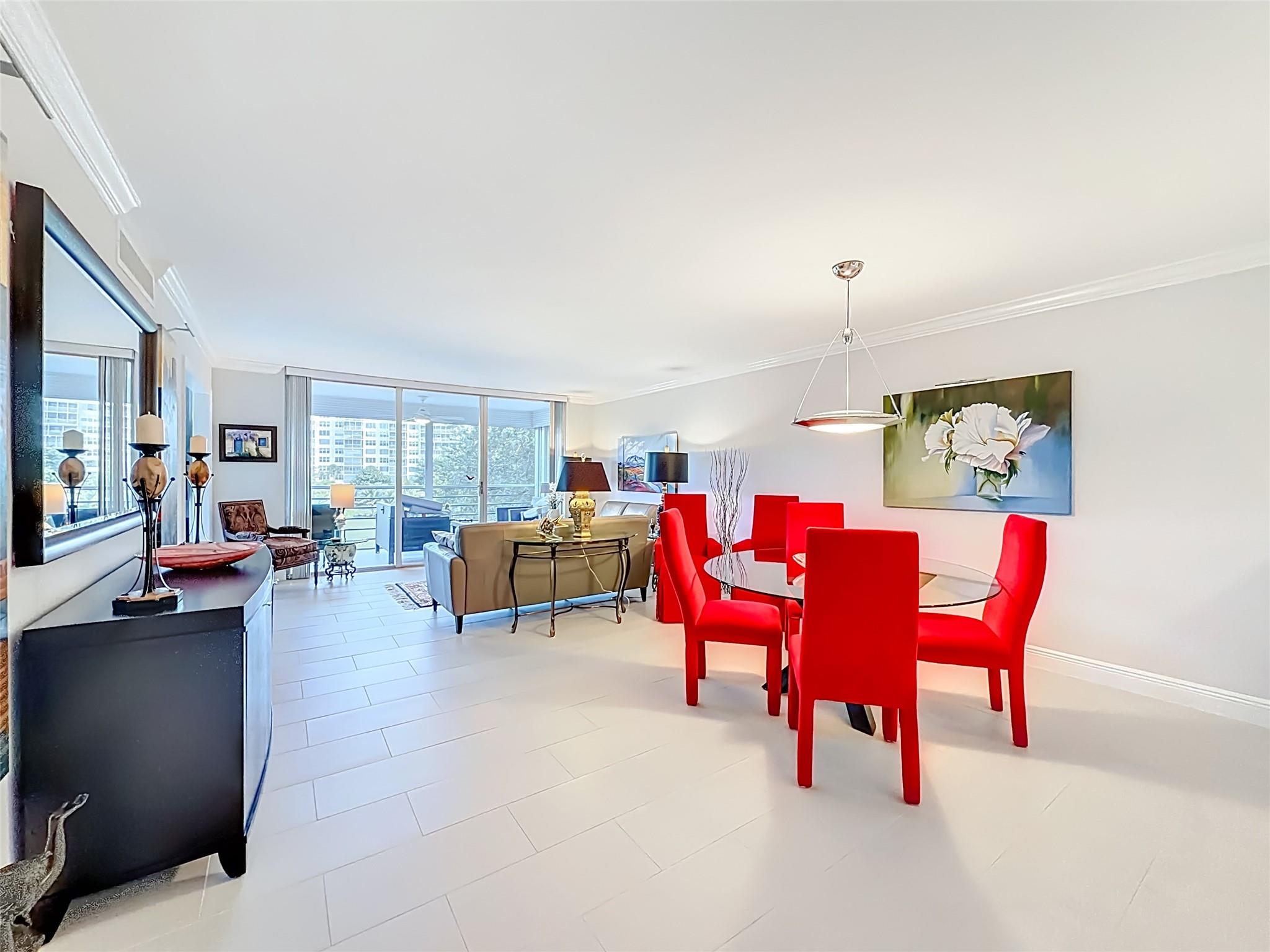 PALM-AIRE COUNTRY CLUB - Residential