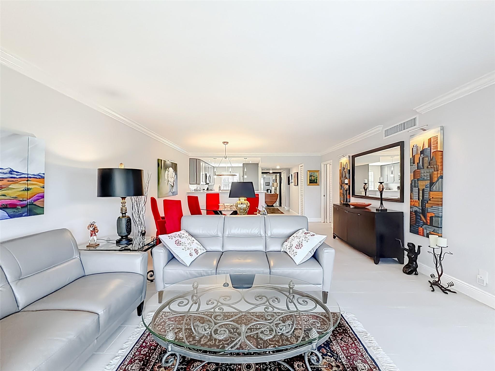 PALM-AIRE COUNTRY CLUB - Residential