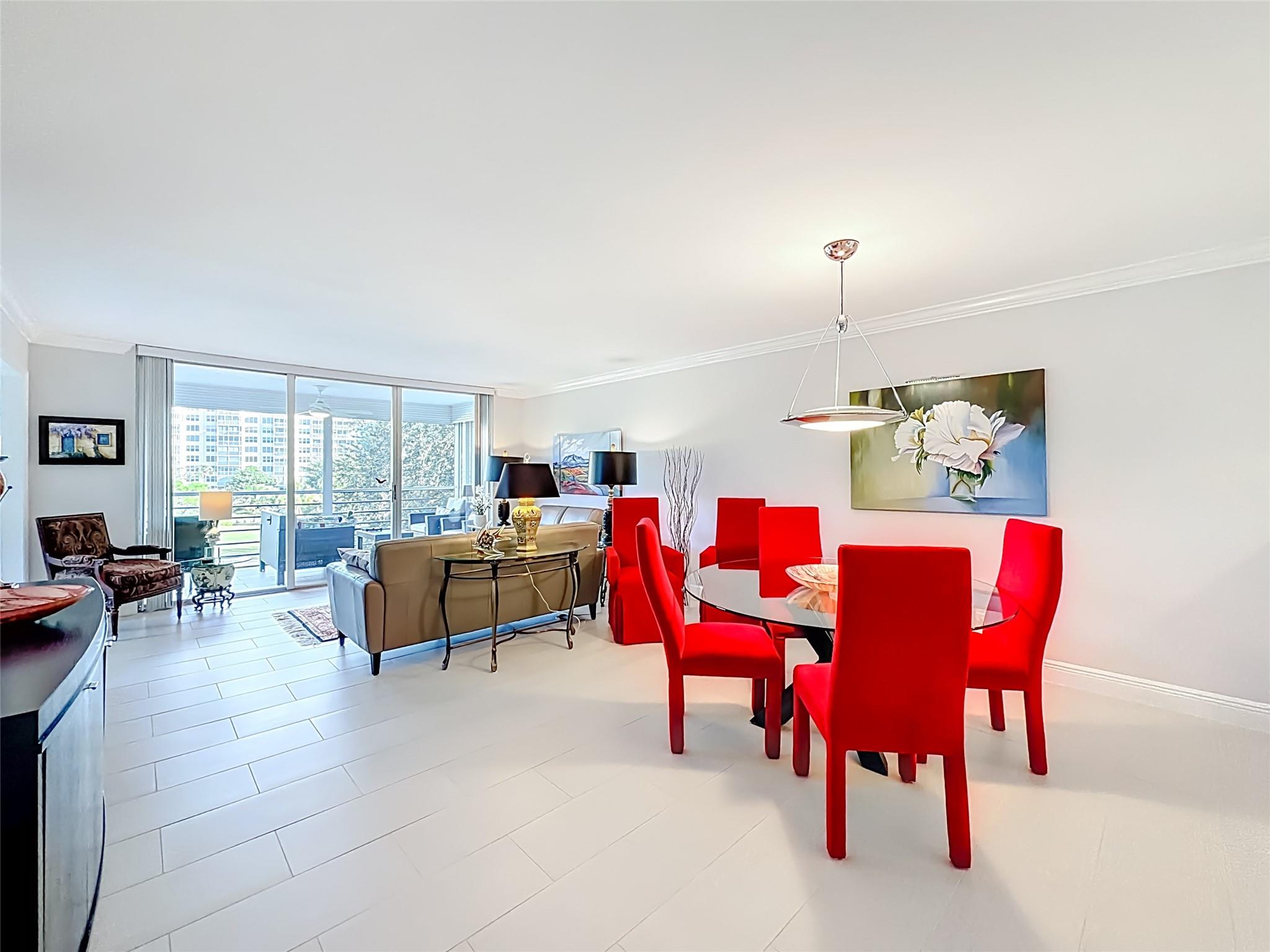 PALM-AIRE COUNTRY CLUB - Residential
