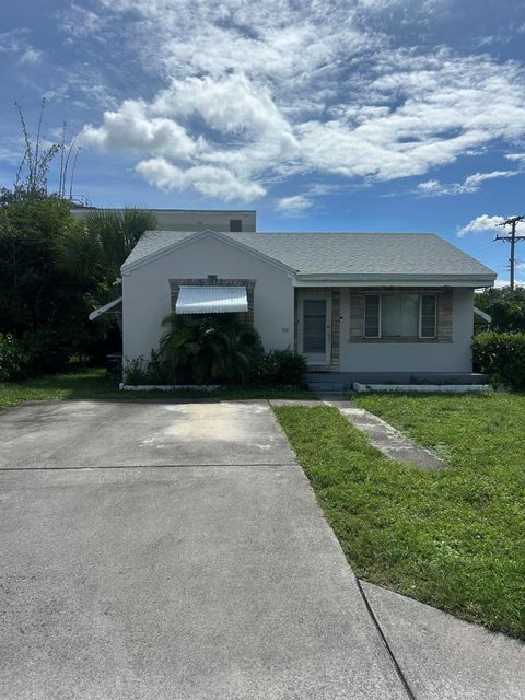 83 W 37th Street Riviera Beach FL 33404