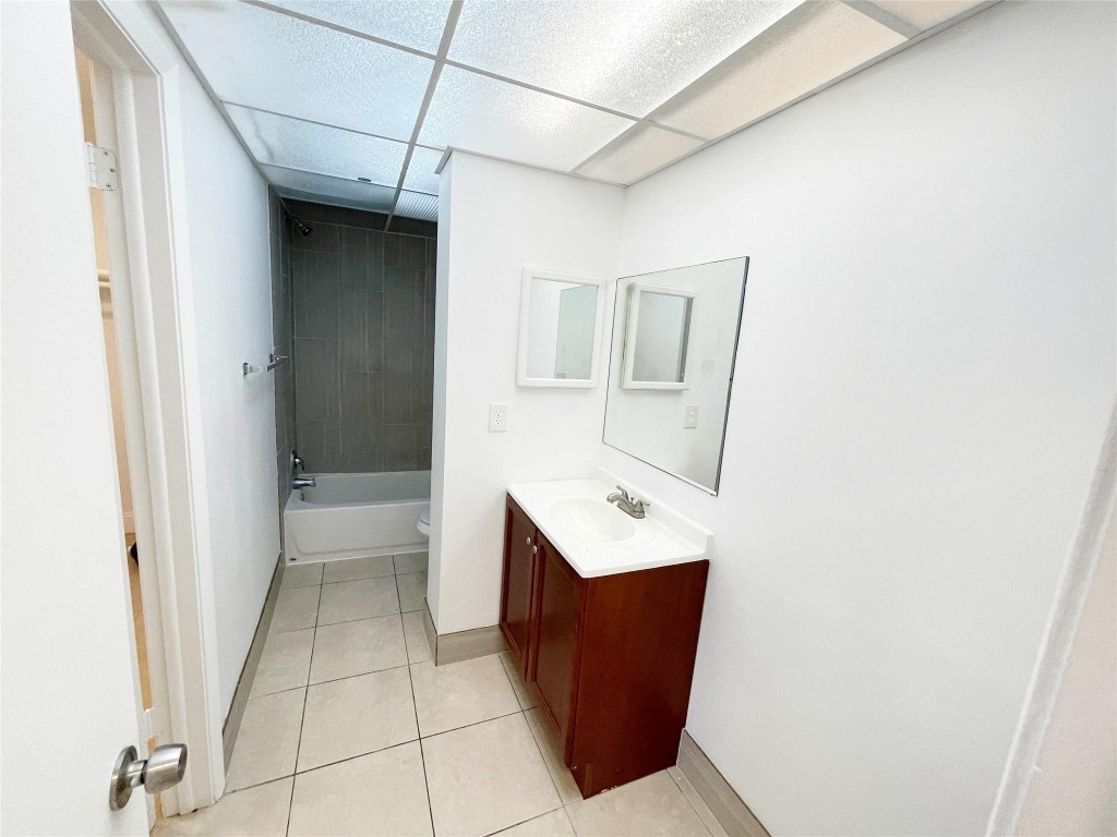 Brookfield Square Condo - Residential Lease