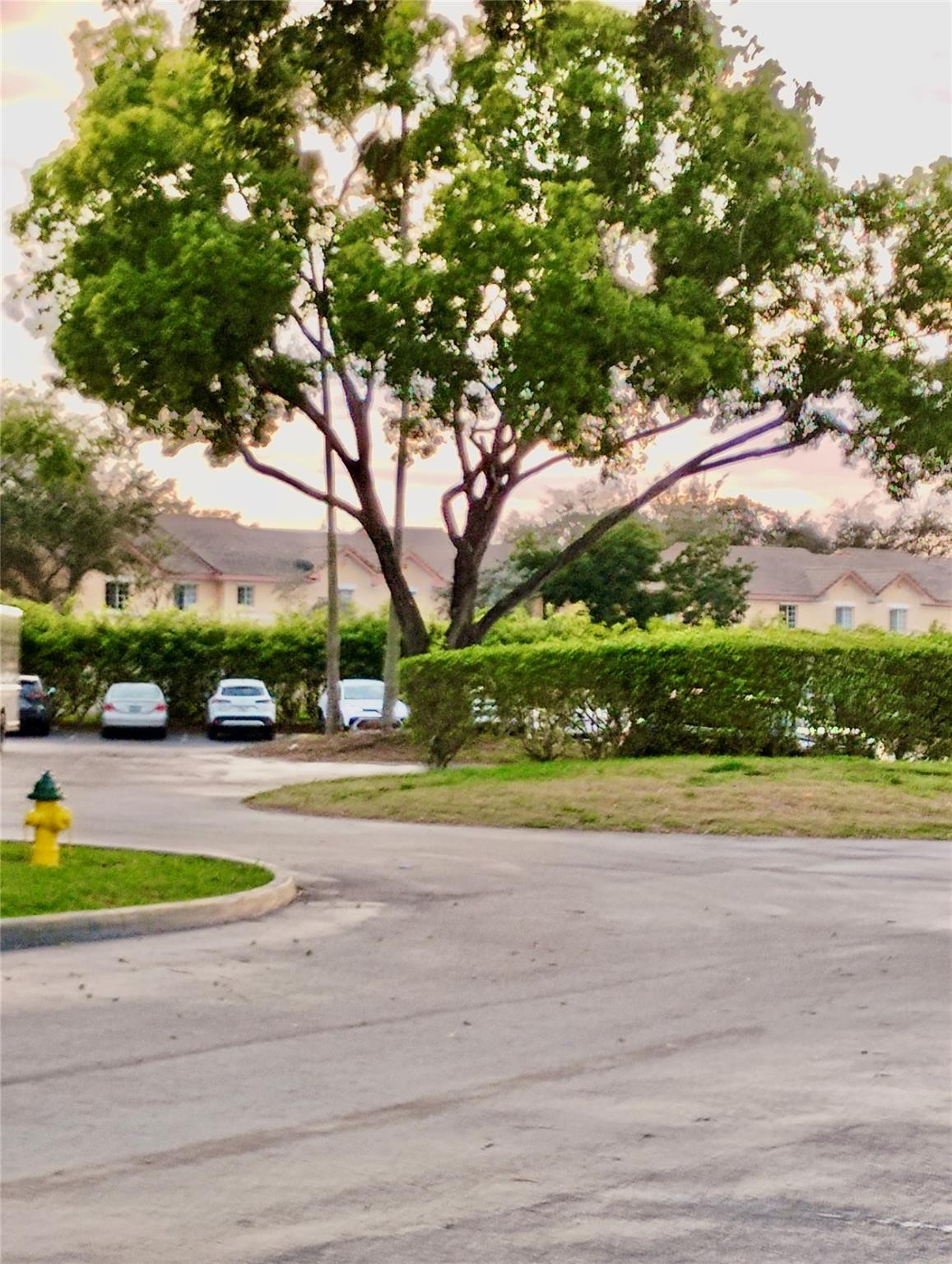 LAKESHORE AT UNIVERSITY - Residential