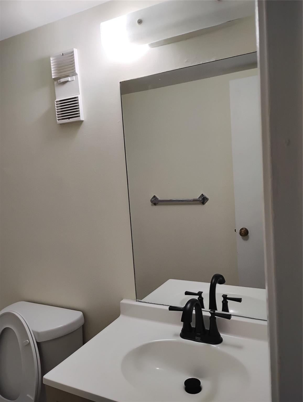 LAKESHORE AT UNIVERSITY - Residential