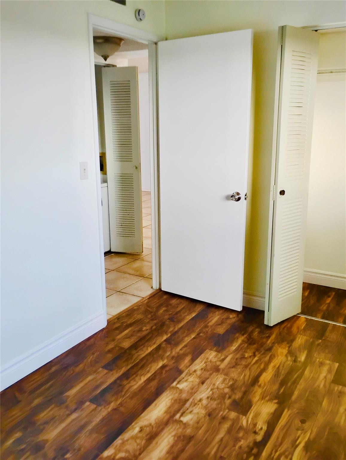 LAKESHORE AT UNIVERSITY - Residential