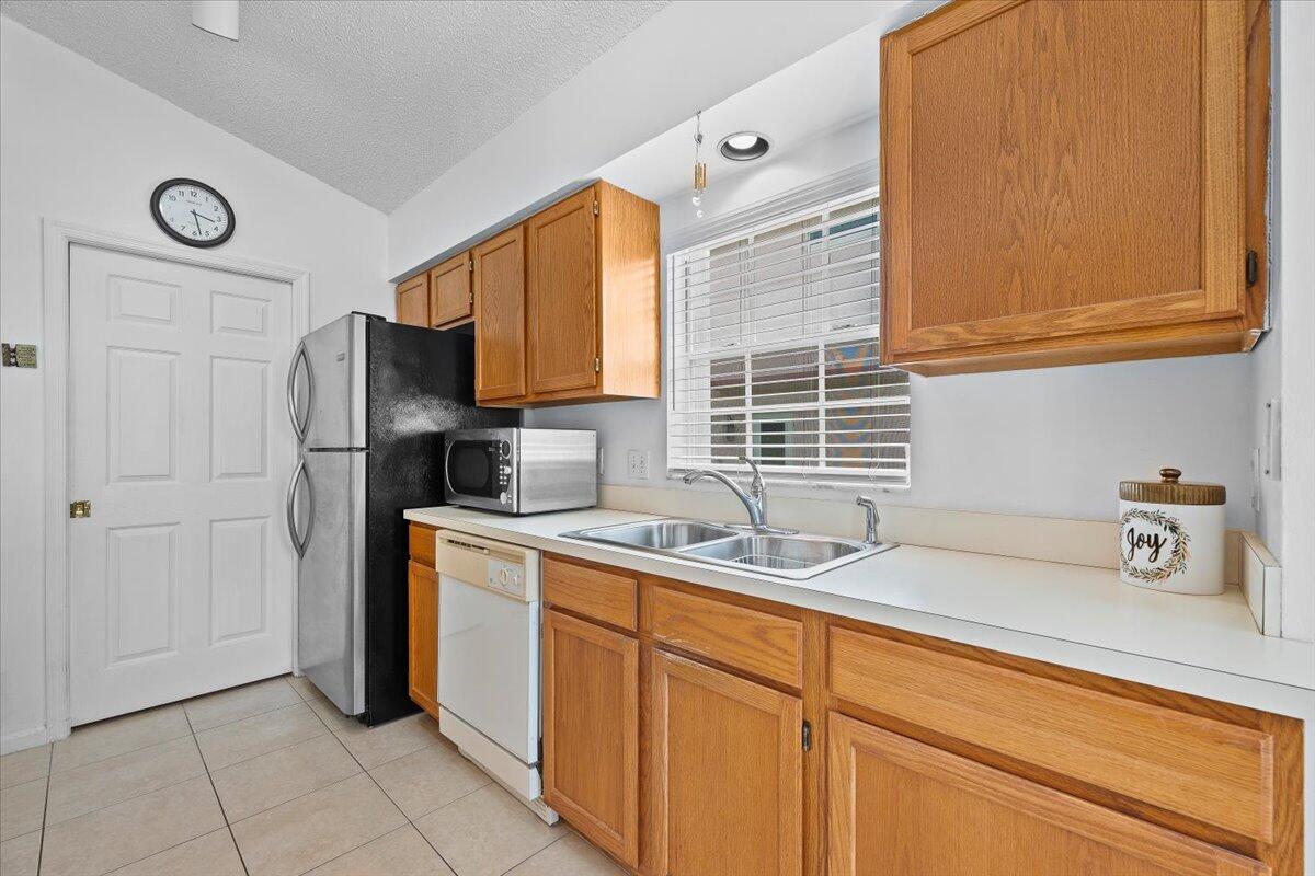 NORTH PALM BEACH HEIGHTS - Residential