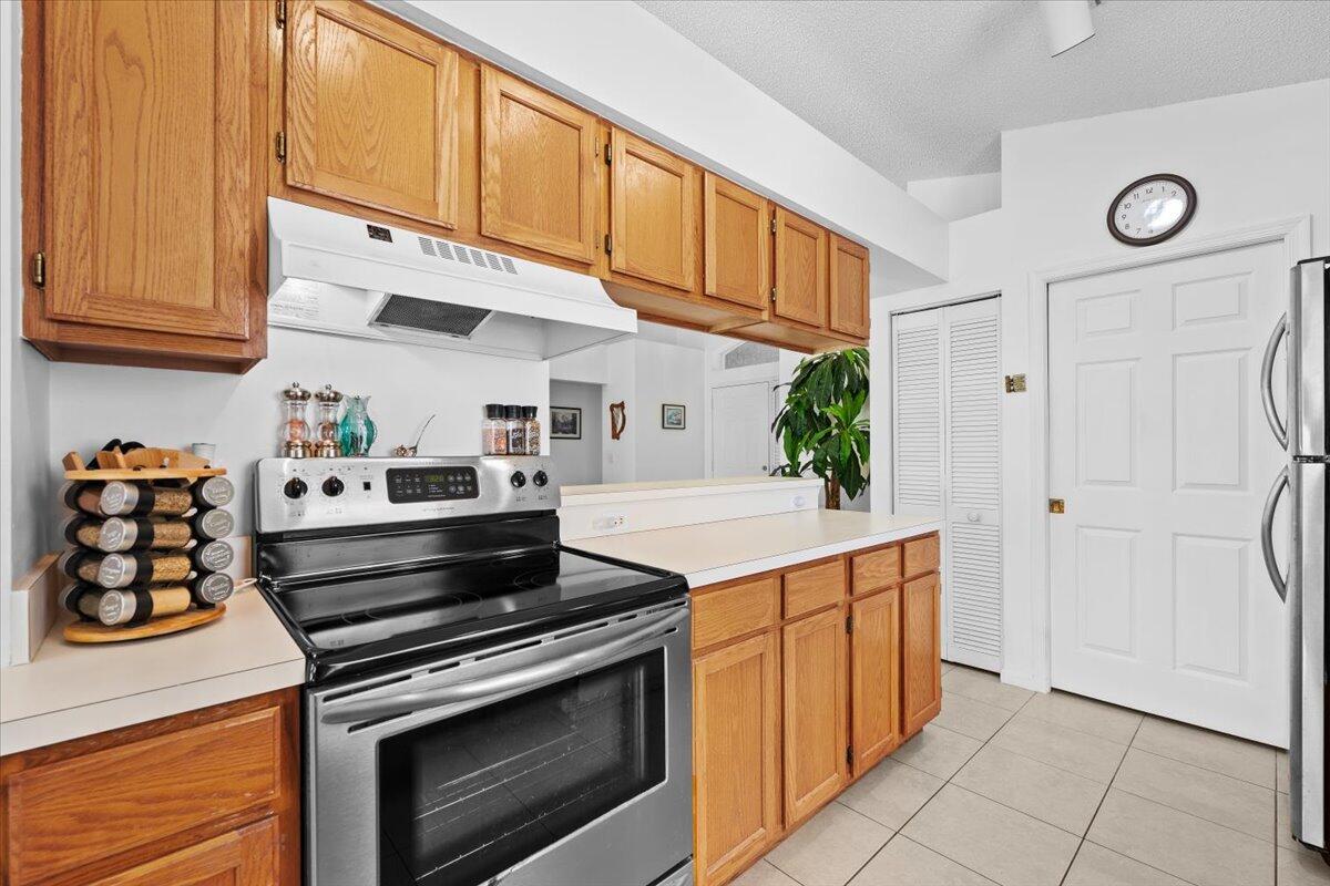 NORTH PALM BEACH HEIGHTS - Residential