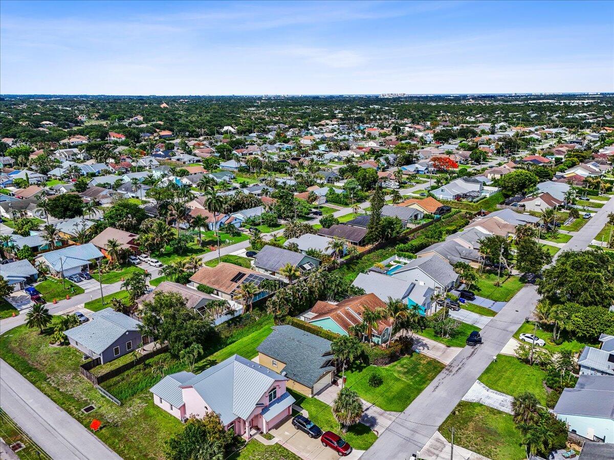 NORTH PALM BEACH HEIGHTS - Residential