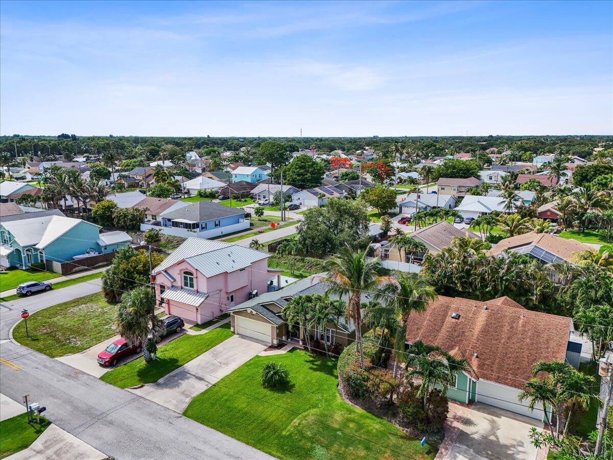 NORTH PALM BEACH HEIGHTS - Residential