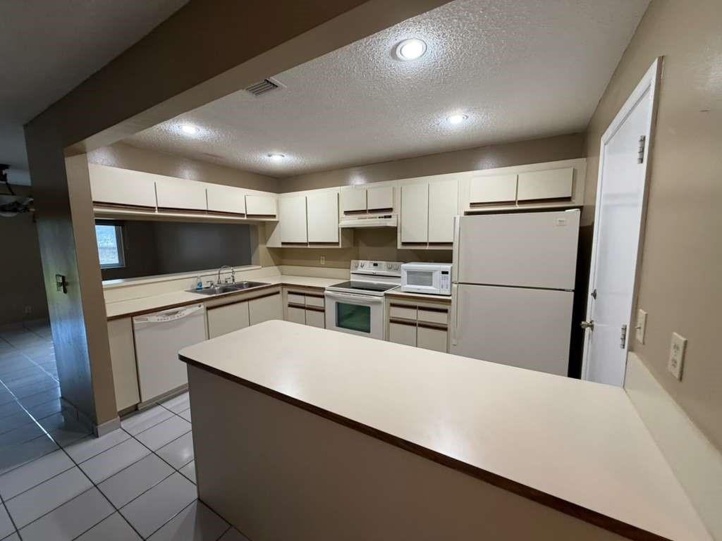 Discovery Pointe - Residential Lease