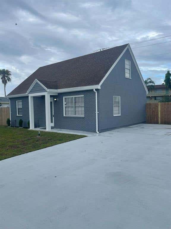 Photo of 421 Kirk Road, Palm Springs, FL 33461 (MLS # B26054364)