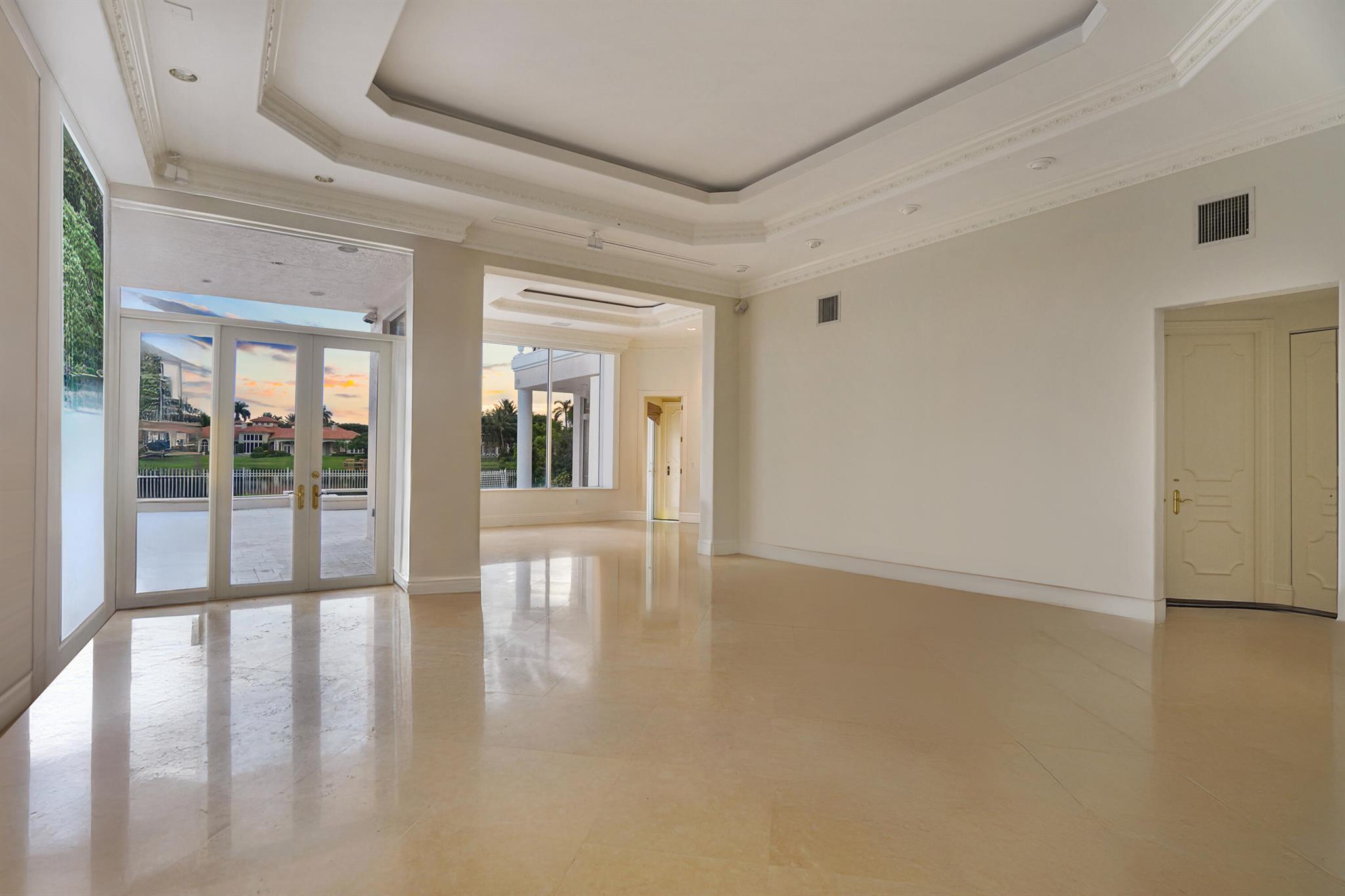 LONG LAKE ESTATES - Residential