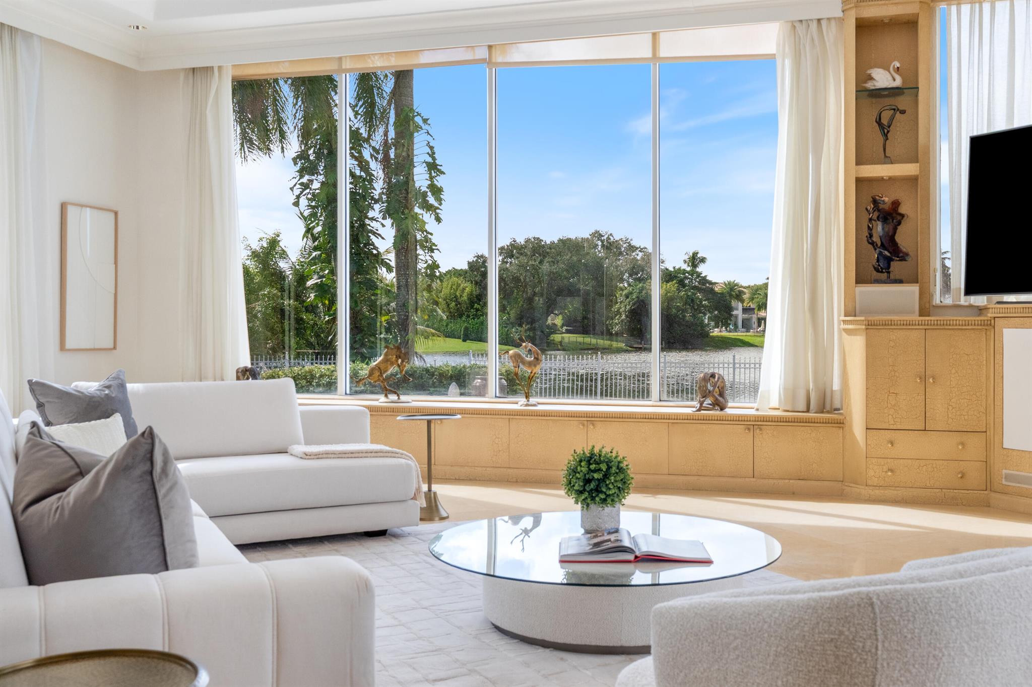 LONG LAKE ESTATES - Residential