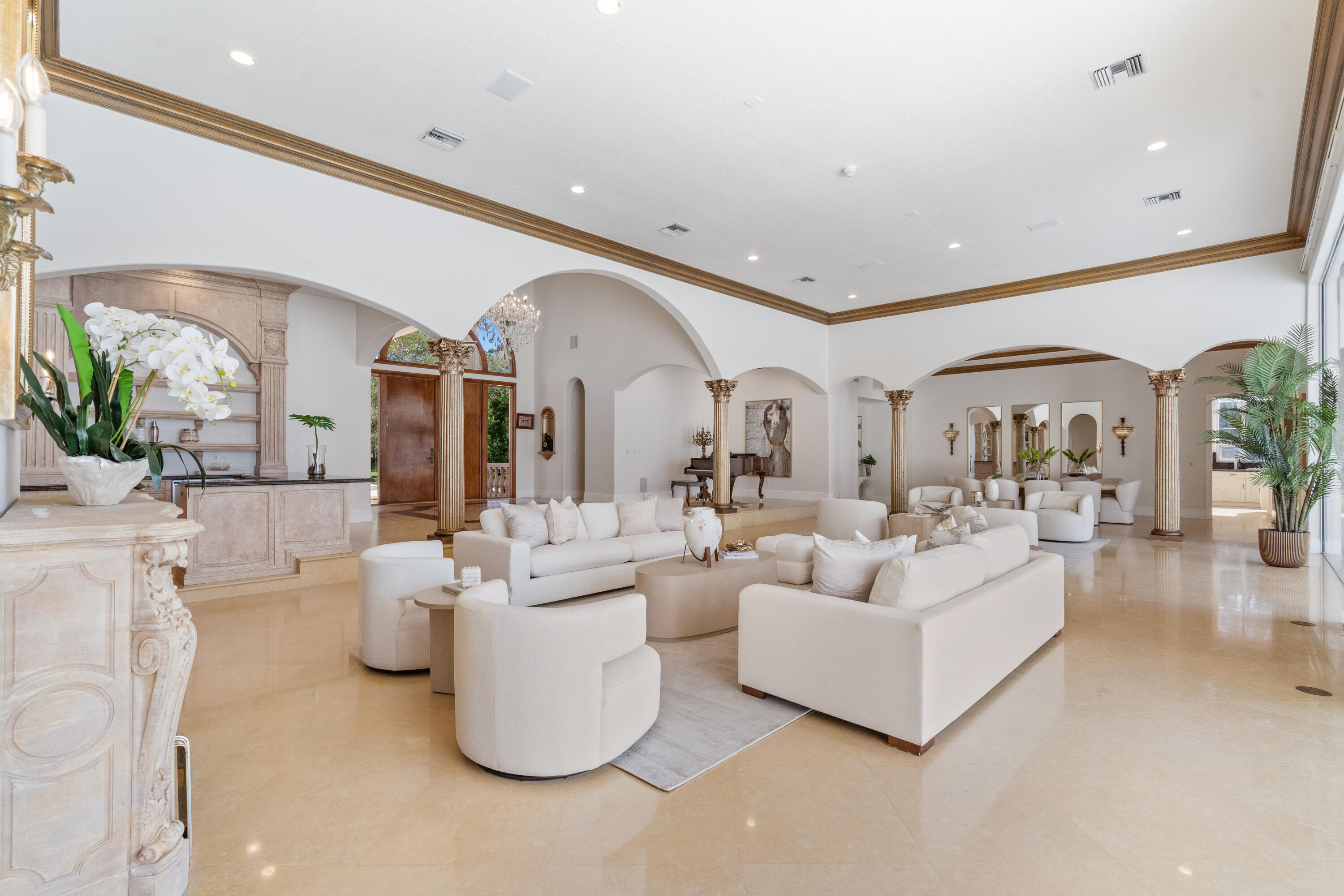 LONG LAKE ESTATES - Residential