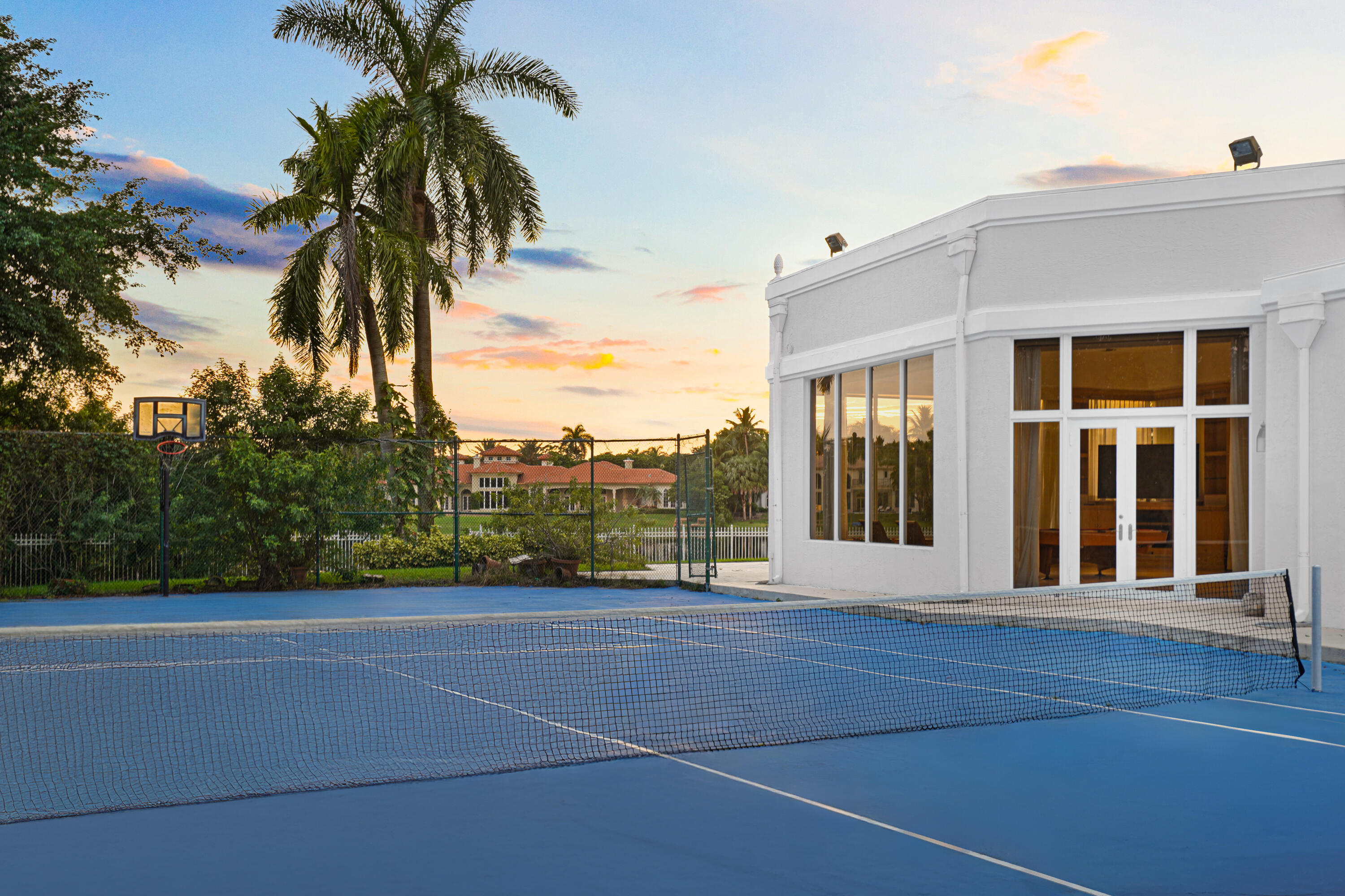 LONG LAKE ESTATES - Residential