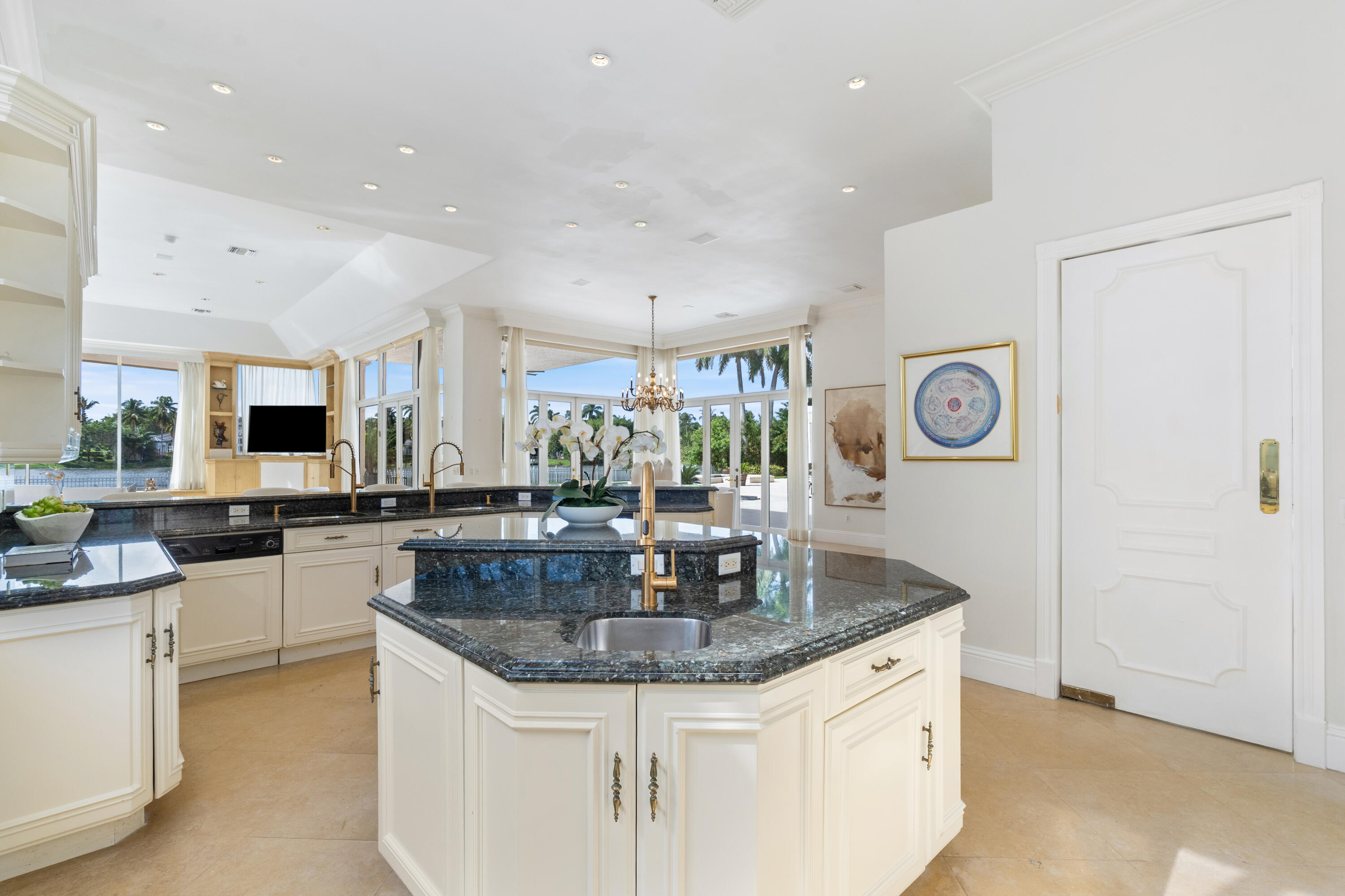 LONG LAKE ESTATES - Residential