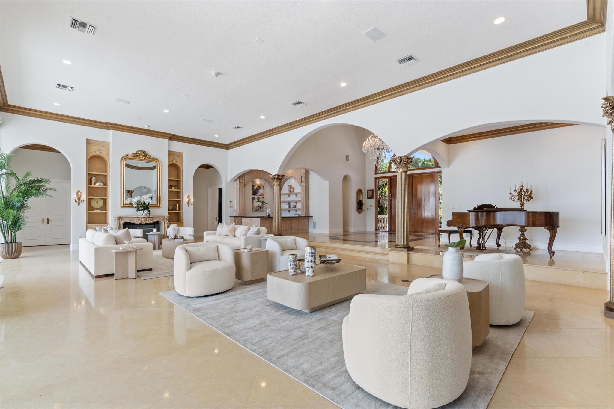 LONG LAKE ESTATES - Residential