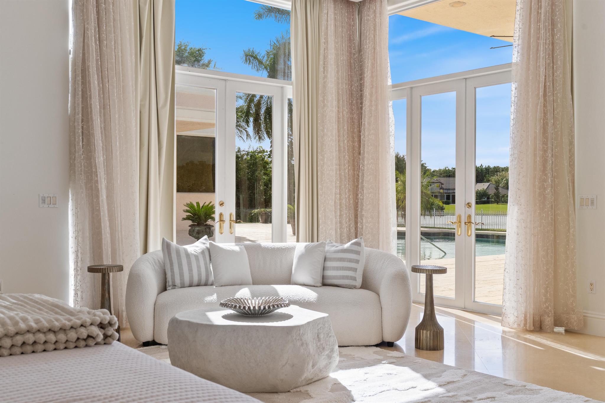 LONG LAKE ESTATES - Residential