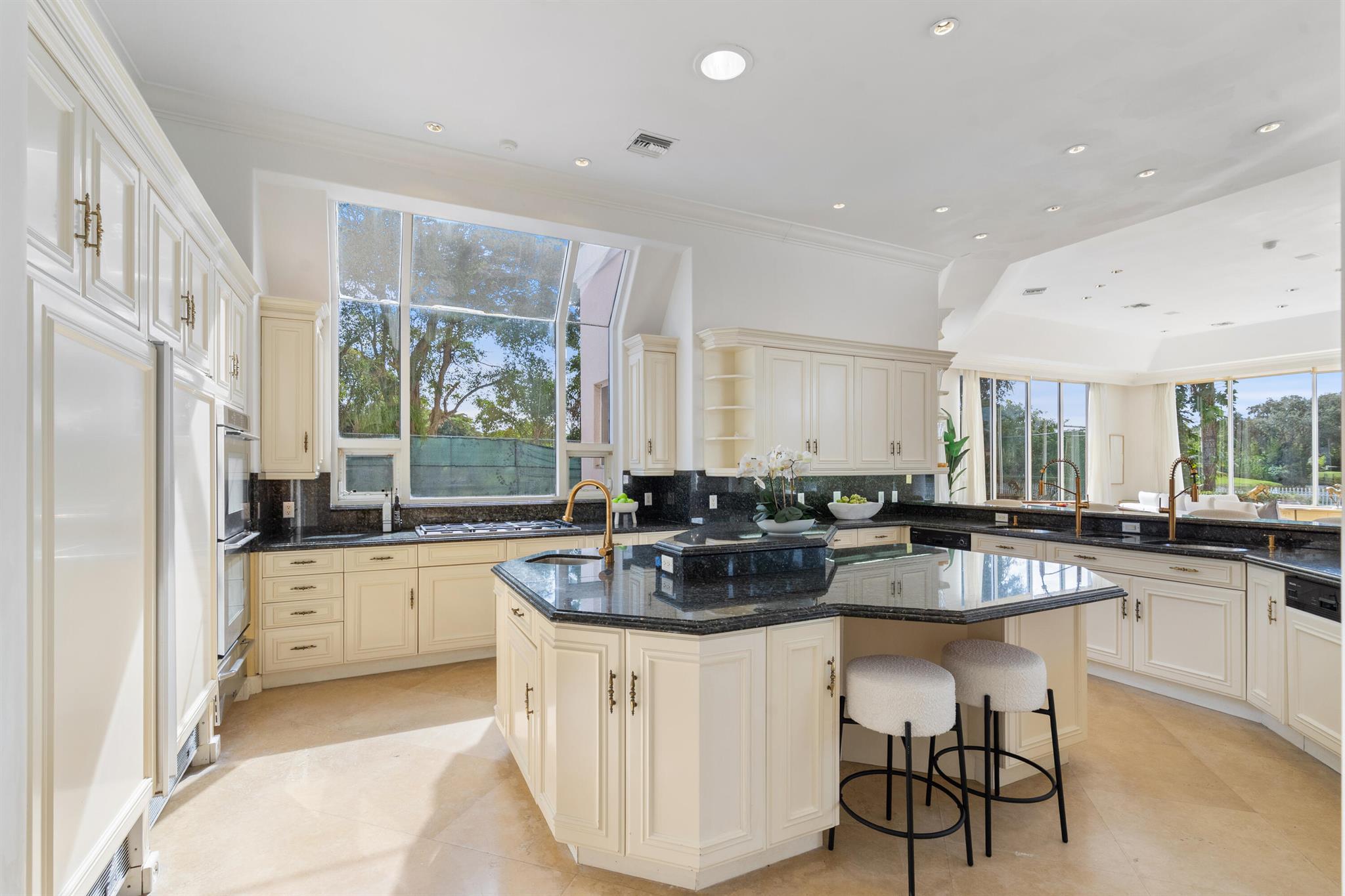 LONG LAKE ESTATES - Residential