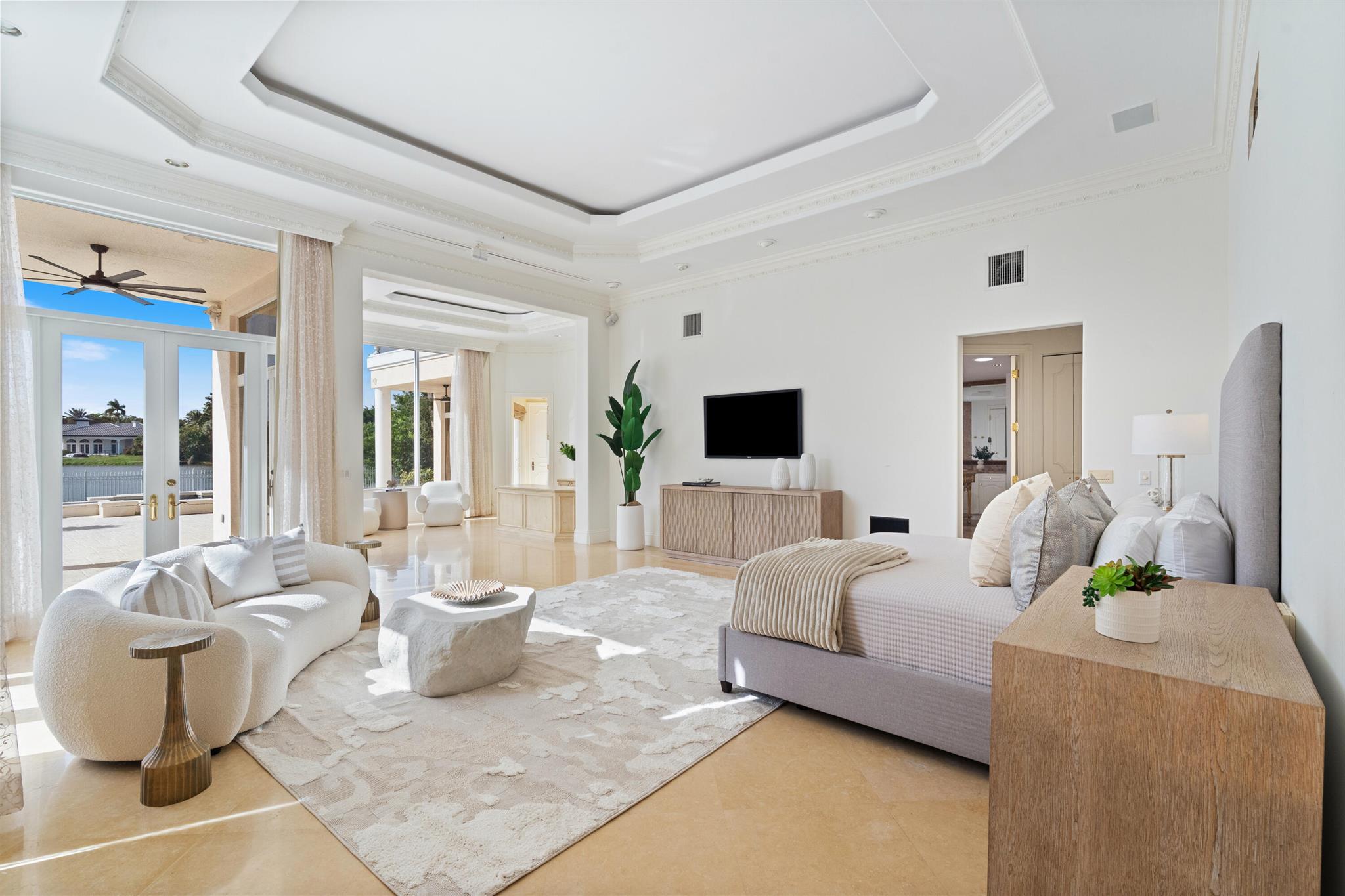 LONG LAKE ESTATES - Residential