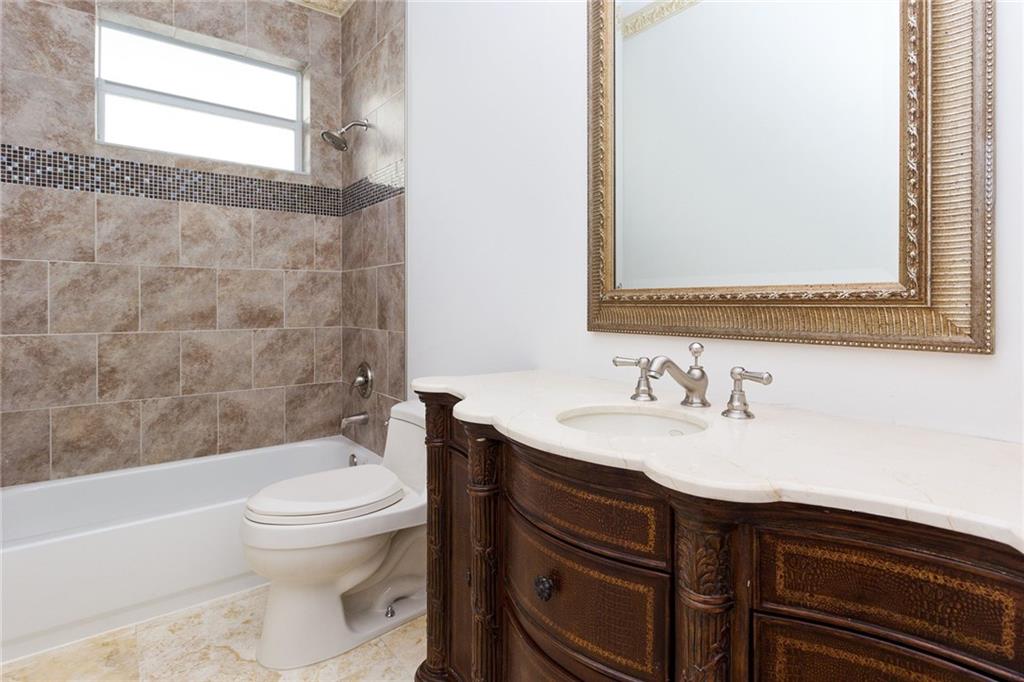 Countrys Point 119-29 B - Residential